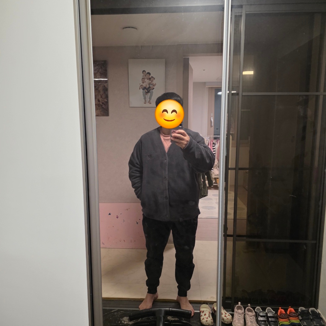 Uniqlo x Needles Fleece Oversized Cardigan Dark Gray - KR 착용 스타일