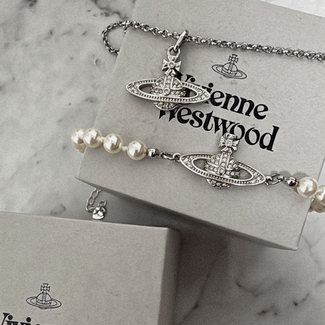 Vivienne Westwood Mini Bas Relief Pendant Silver, Vivienne Westwood Mini Bas Relief Bracelet Silver 착용 스타일