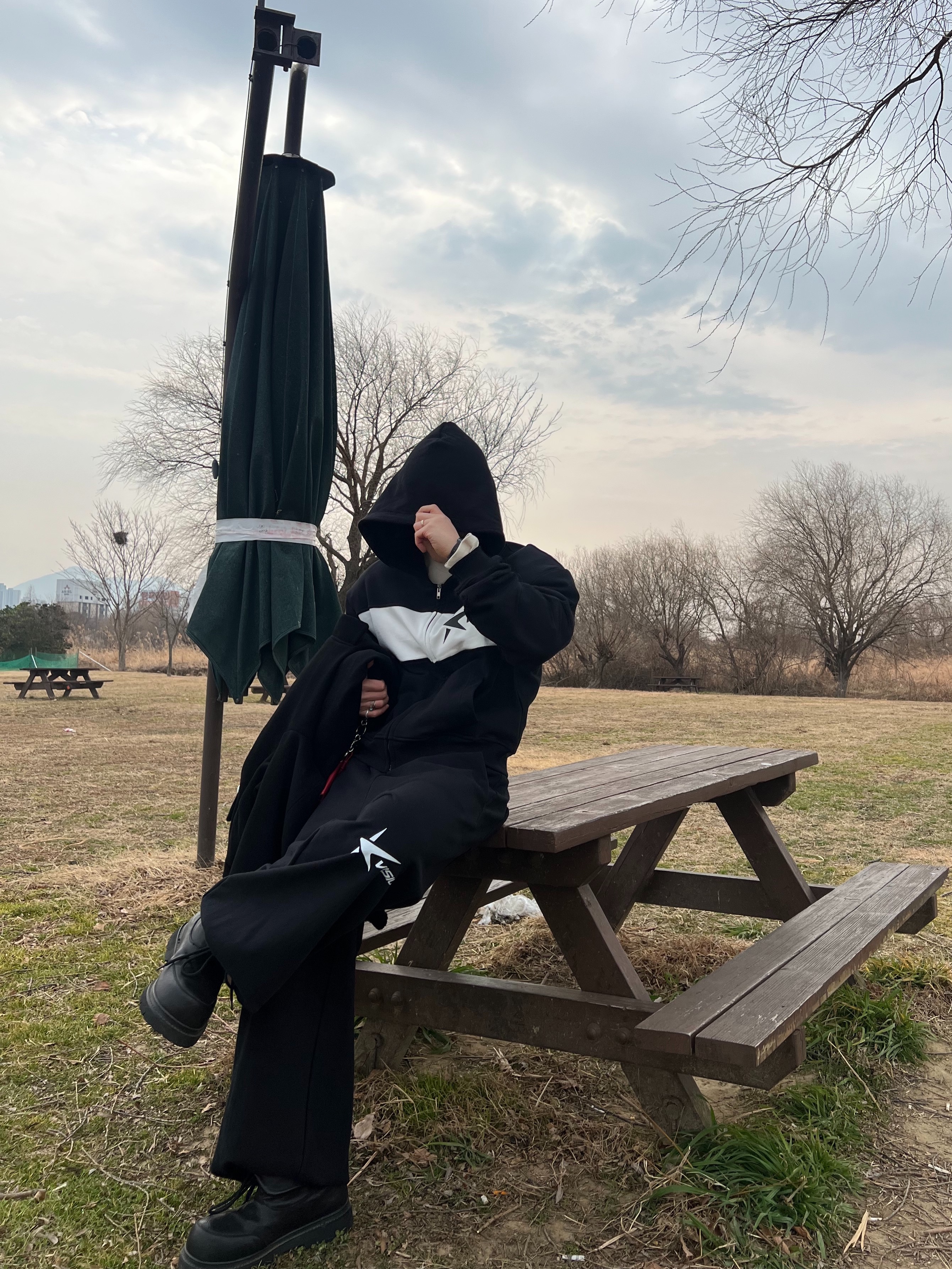 Civision by CSC Star Logo Hoodie Zip-Up Black, Civision by CSC Star Logo Jogger Pants Black 착용 스타일 - 1