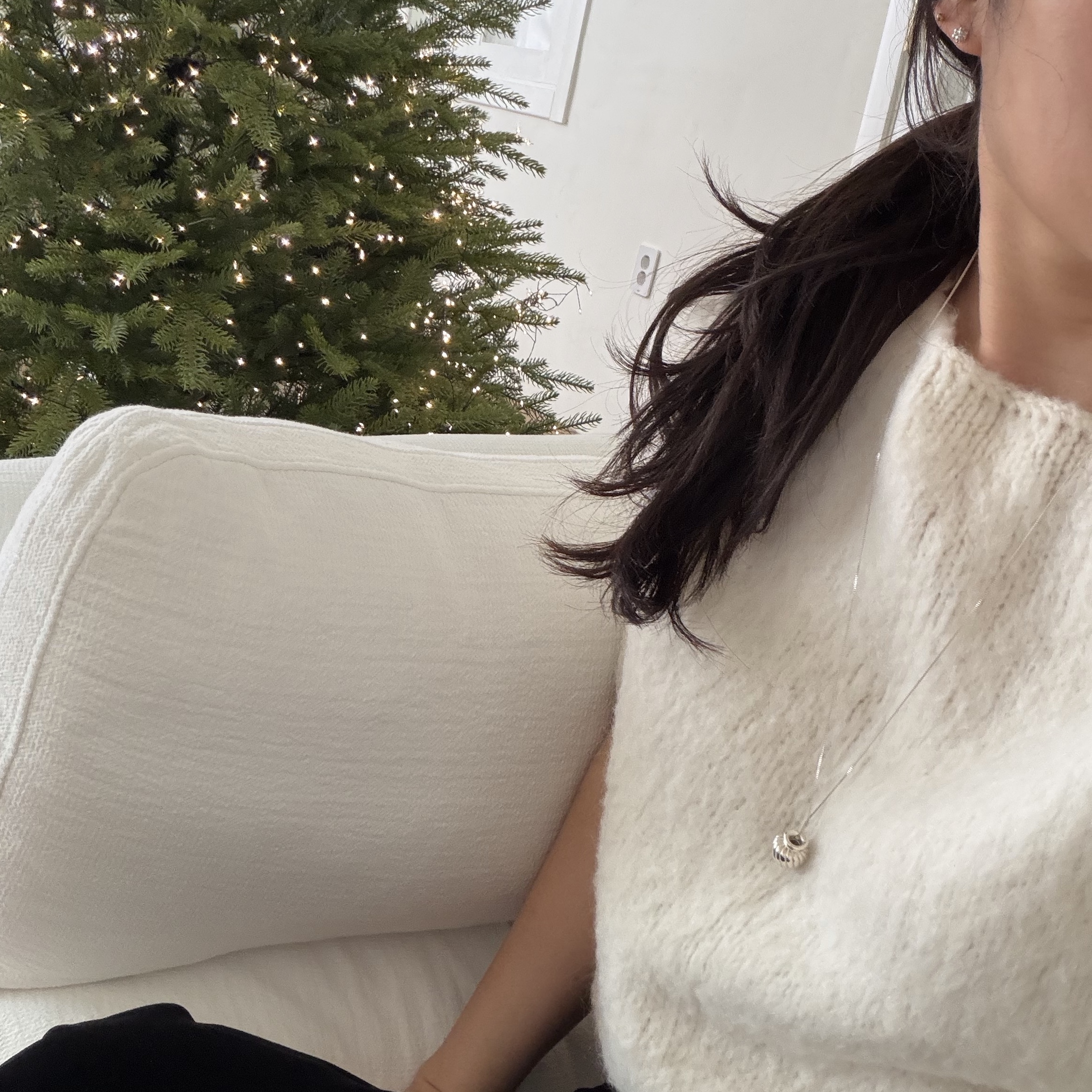 Byweekend Line Pot Necklace Silver, Byweekend Bump Earring Silver 착용 스타일 - 1