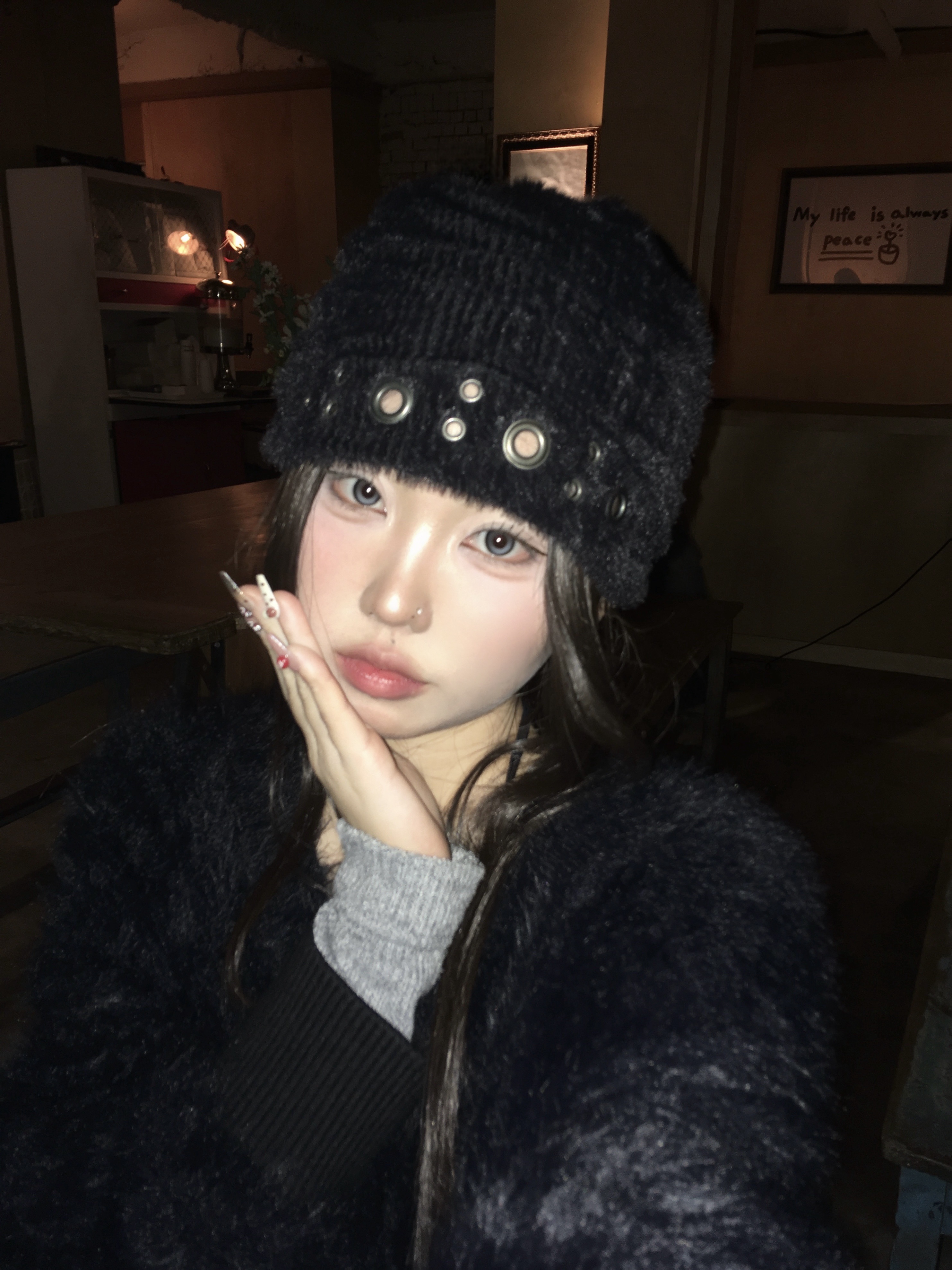 PHOS333 Hairy Cardigan Black 착용 스타일 - 3