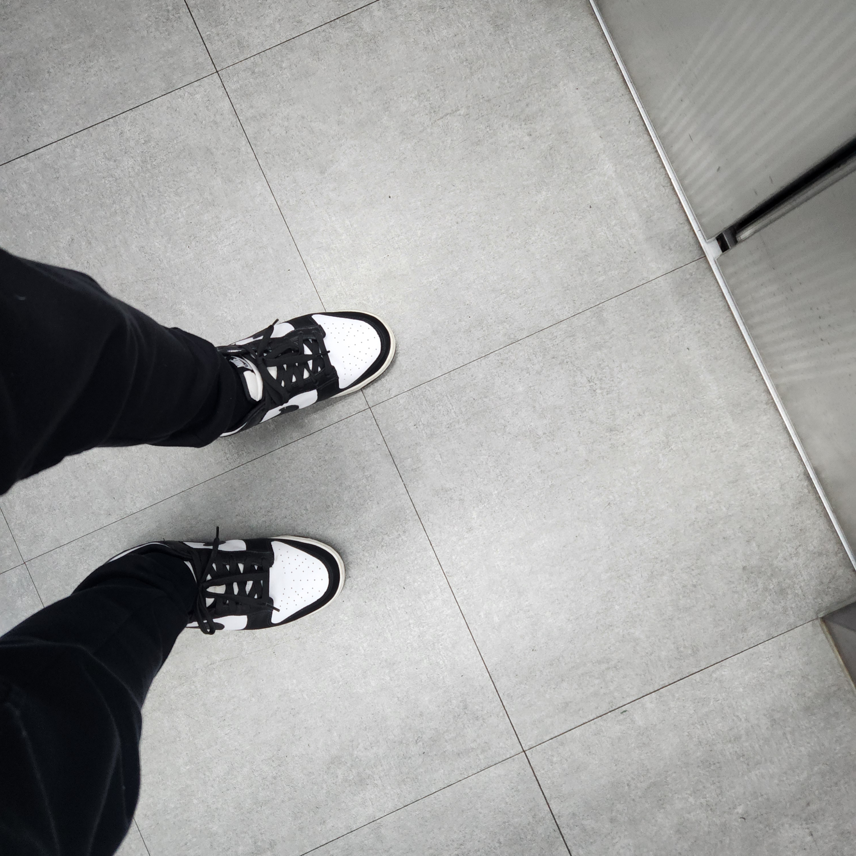 Nike Dunk Low Retro Black 착용 스타일