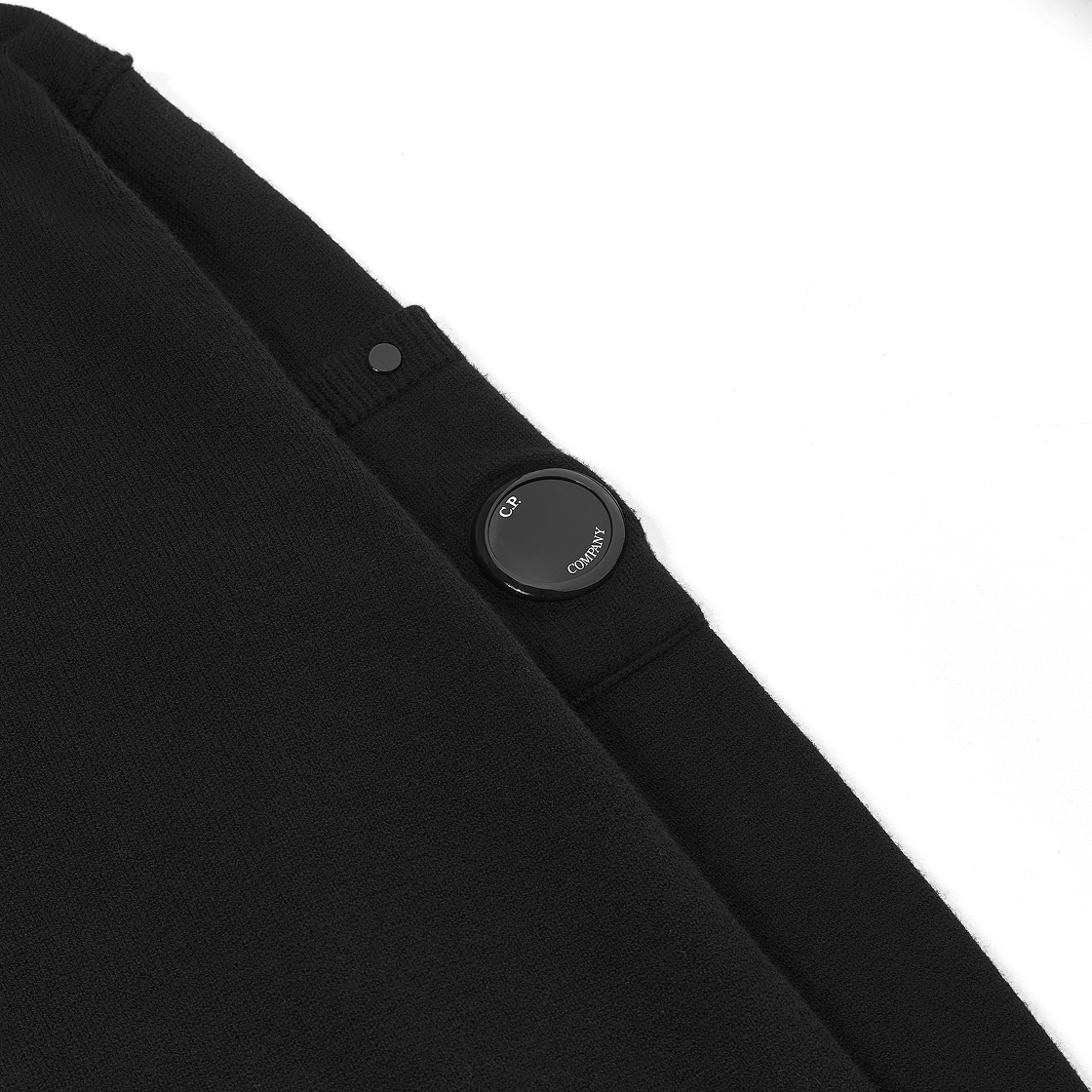 C.P. 컴퍼니 소프트 코튼 스트레치 크루넥 스웨터 블랙 - 25FW(C.P. Company Soft Cotton Stretch Crewneck Sweater Black - 25FW) - 3