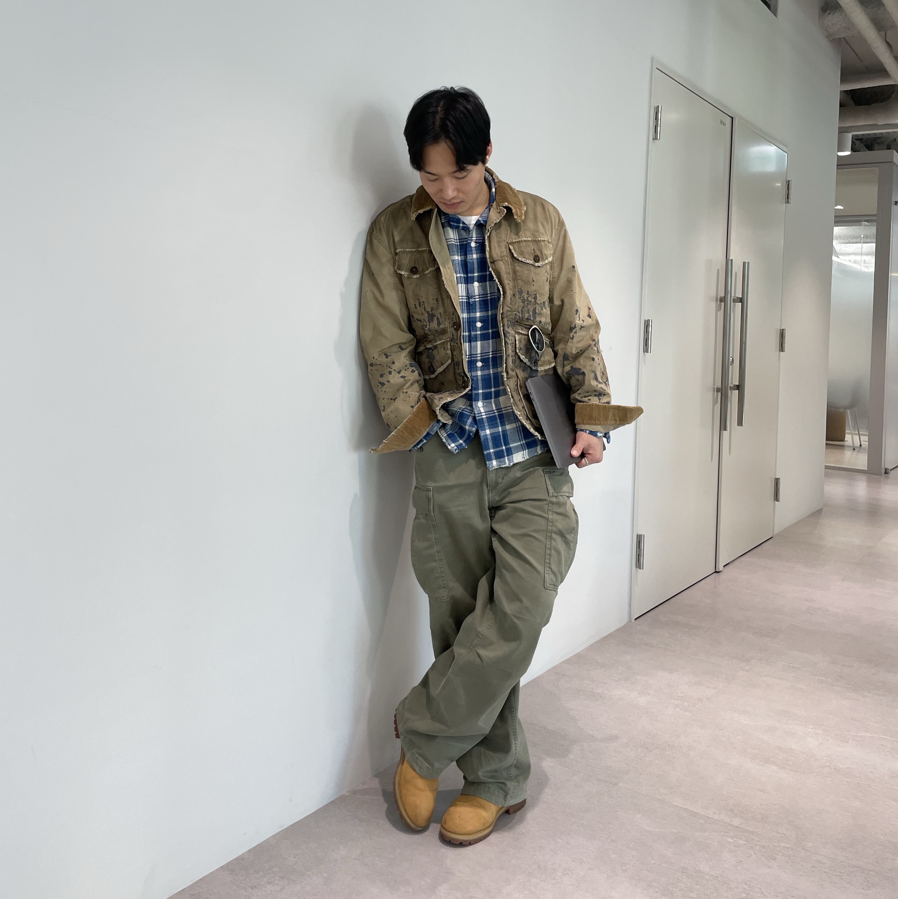 [10% 적립] [KREAM Limited Edition The Trophy Fishing Club] Polo Ralph Lauren Big Cargo Olive - 25FW 착용 스타일 - 1