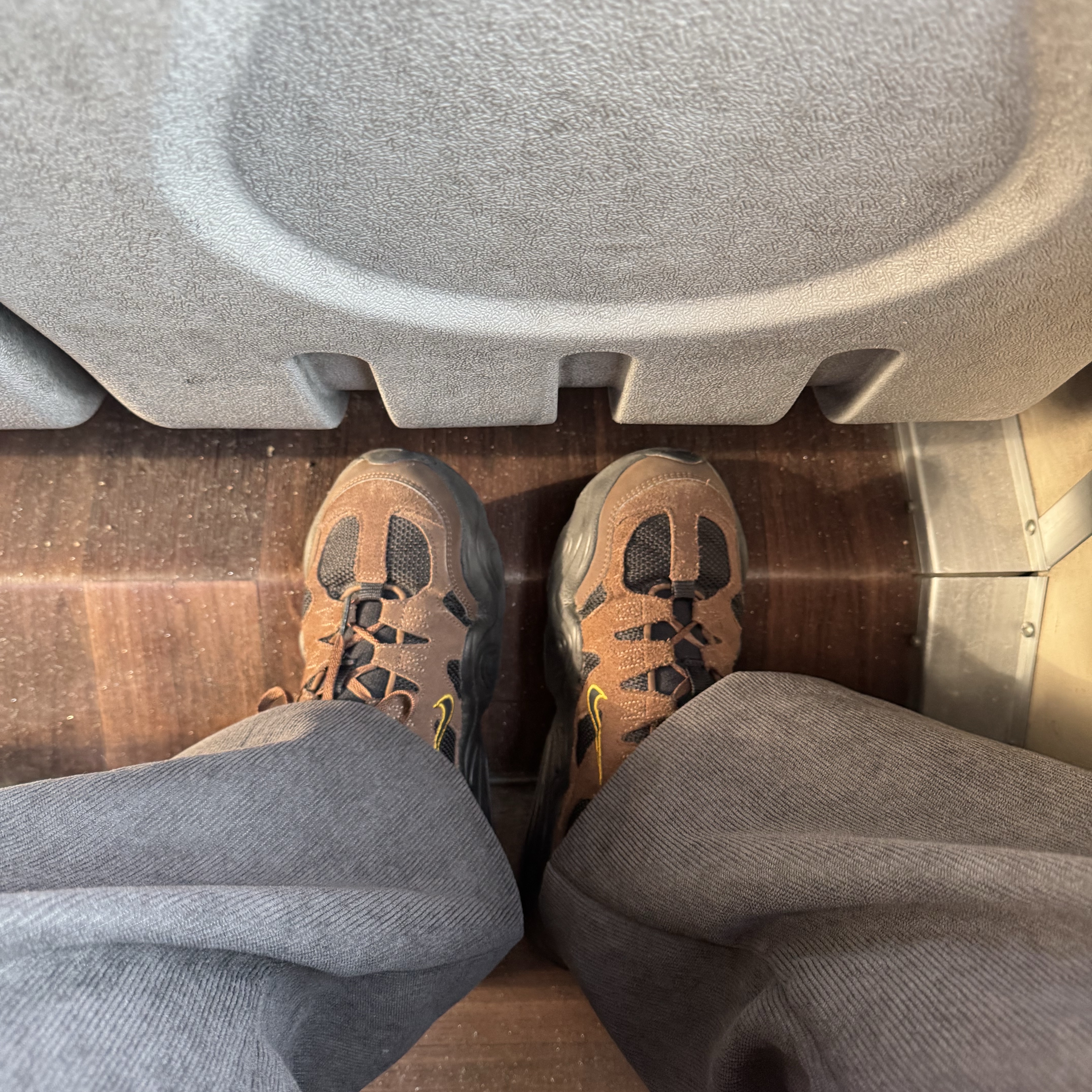 Nike Tech Hera Cacao Wow Bronzine 착용 스타일
