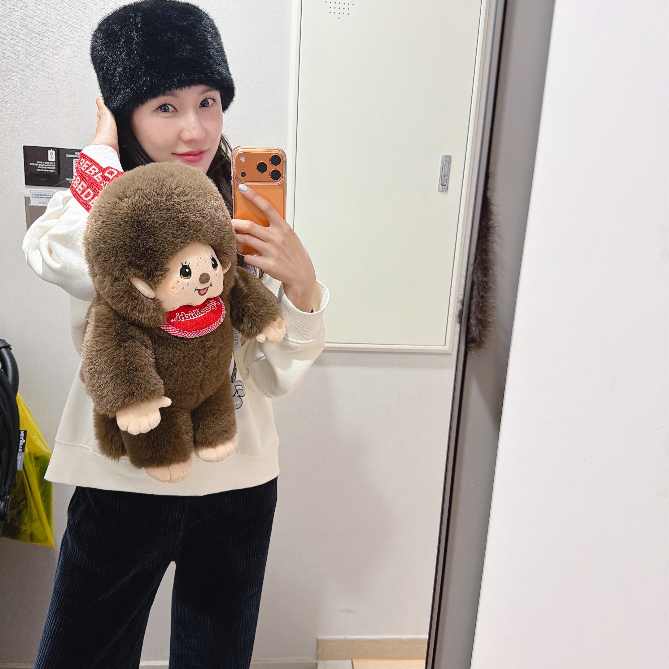 (Kids) Monchhichi x Bebe De Pino Bag Brown 착용 스타일 - 2