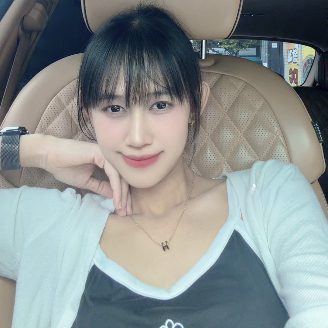 (W) Hermes Mini Pop H Pendant Gold & Noir 착용 스타일