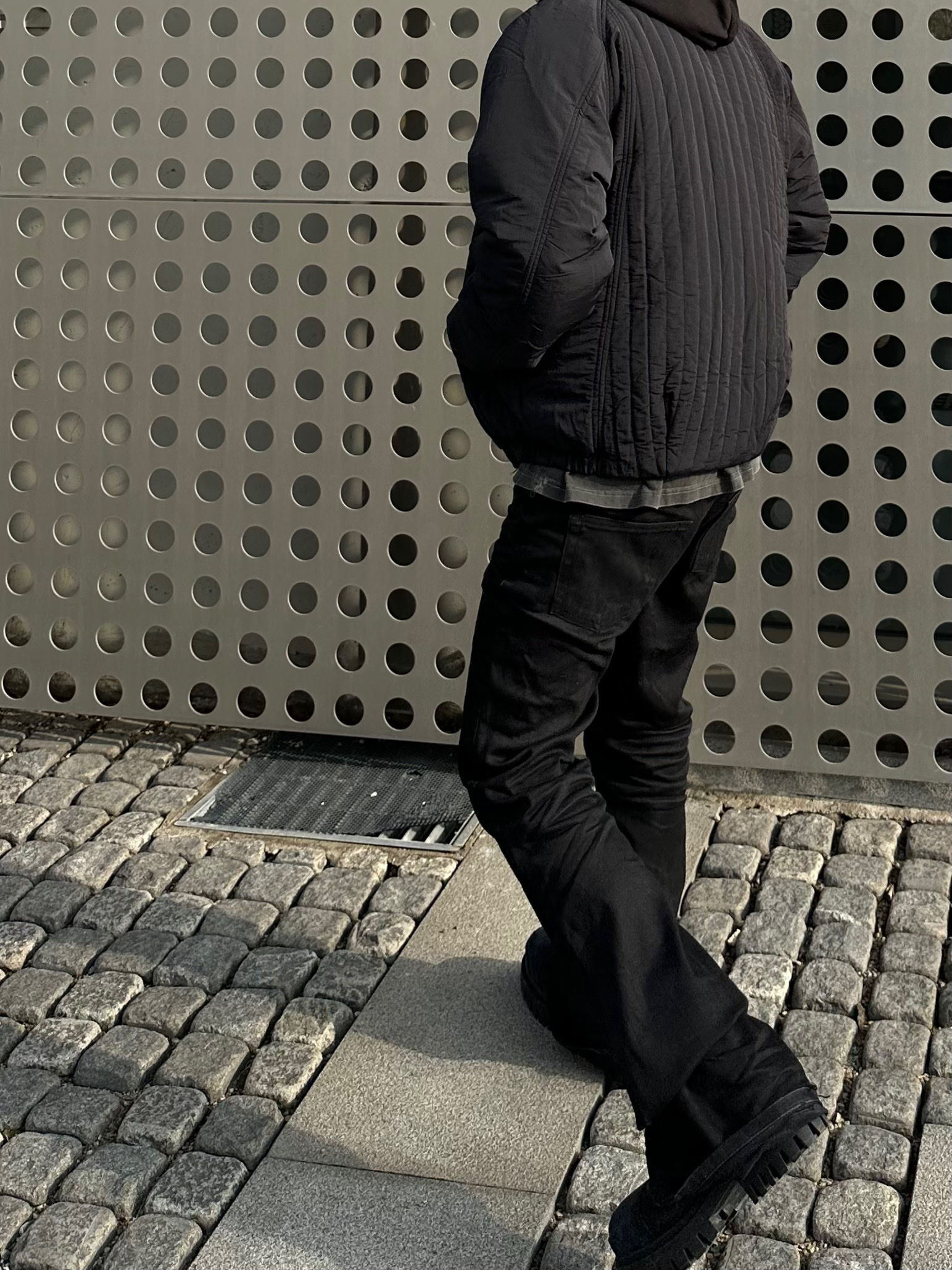 noun Quilted Jumper Black, Balenciaga Combat Strike 20mm Boots Black 착용 스타일 - 3