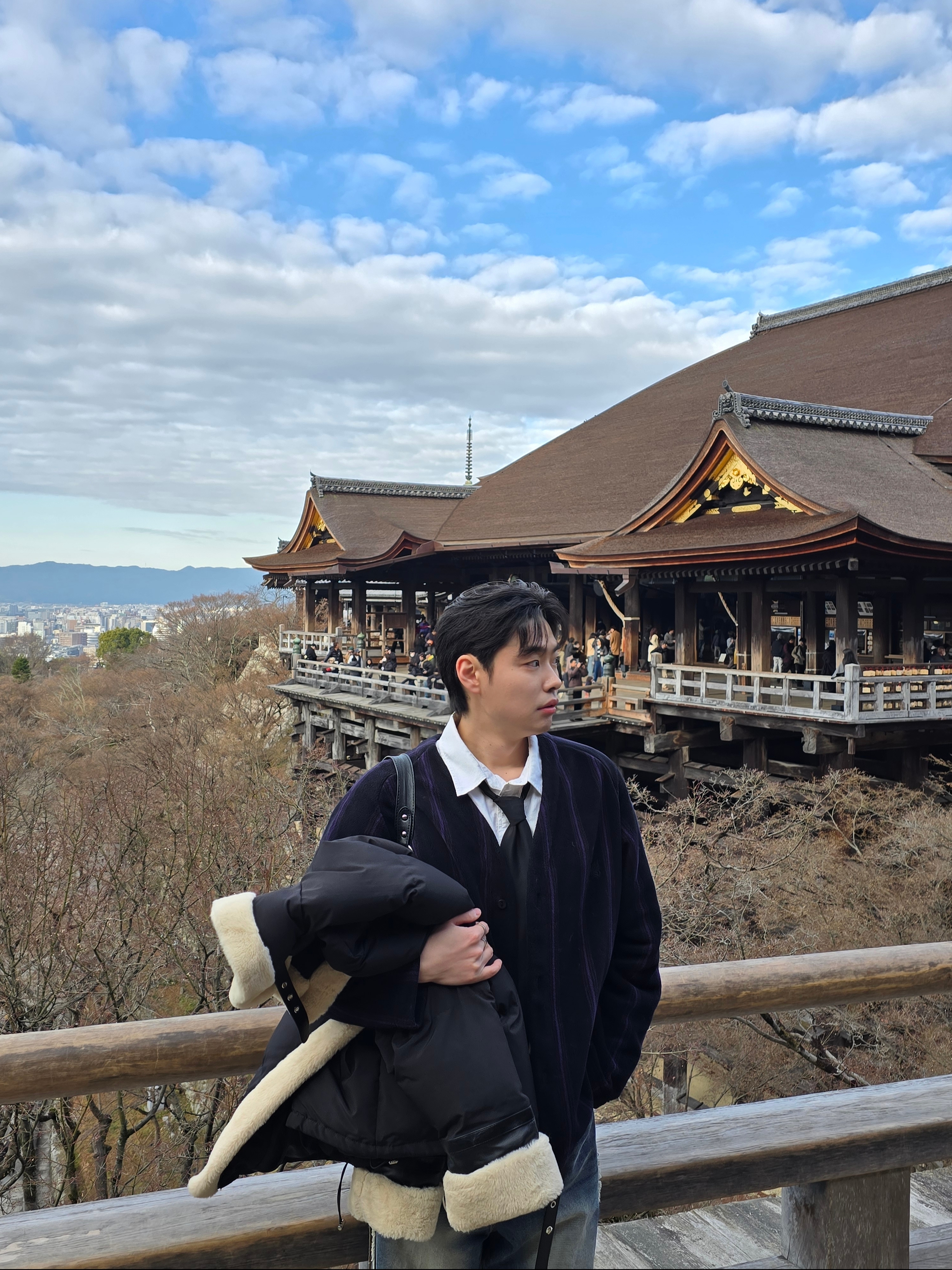 Uniqlo x Needles Fleece Oversized Cardigan Black - KR 착용 스타일