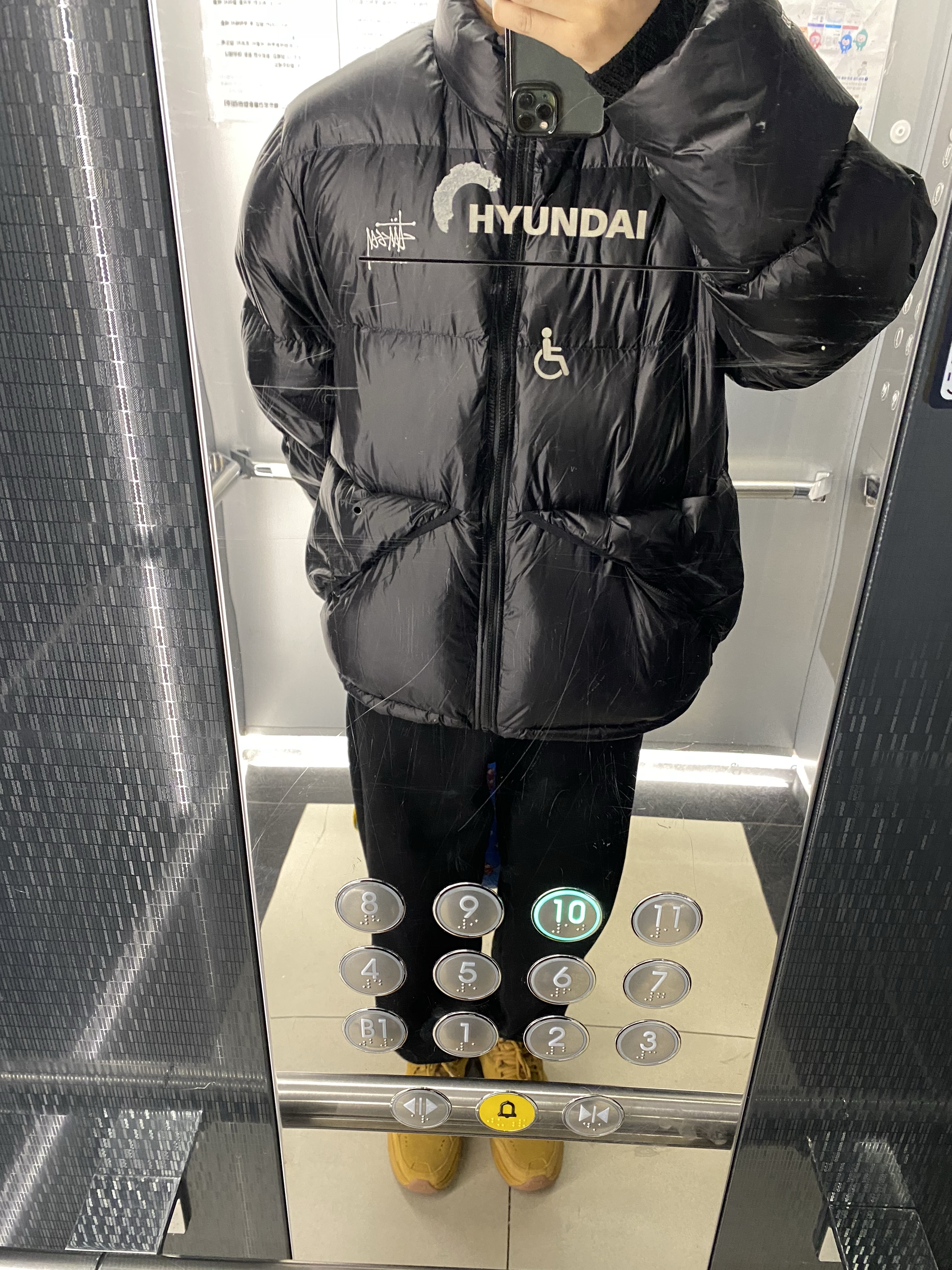 Stussy Micro Ripstop Down Jacket Jet Black 착용 스타일