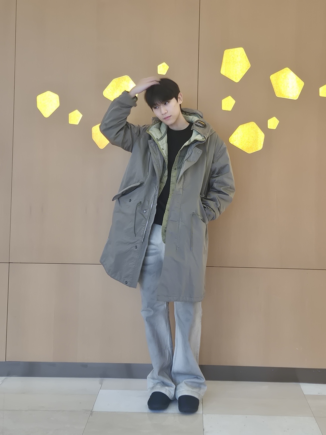 C.P. Company Micro Kei Explorer Fishtail Parka Elmwood Green - 25FW 착용 스타일 - 4