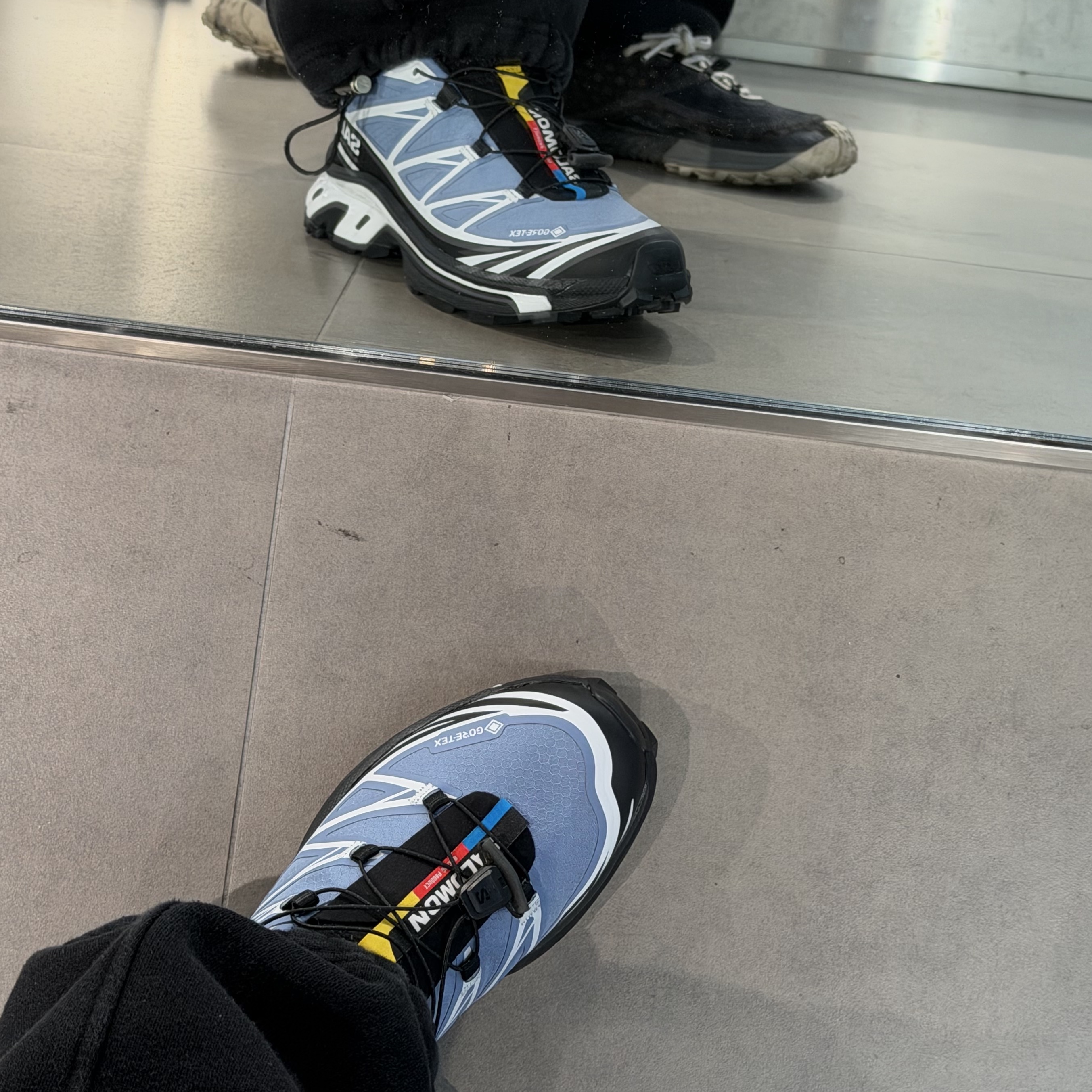 Salomon XT-6 GTX Black Infinity 착용 스타일