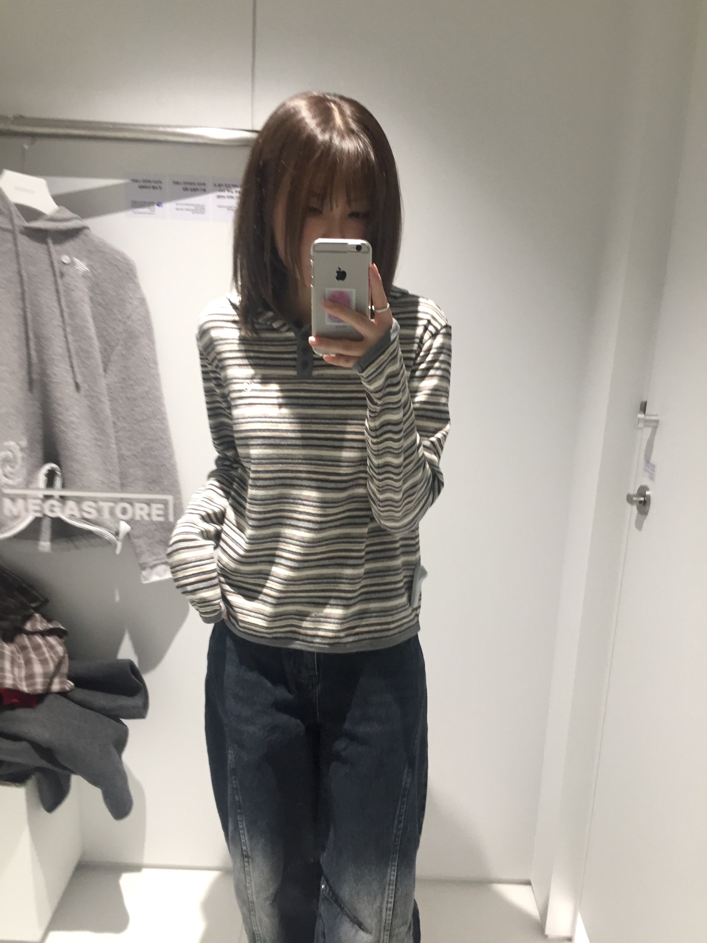 AEAE Stripe Knit Hoodie Beige 착용 스타일