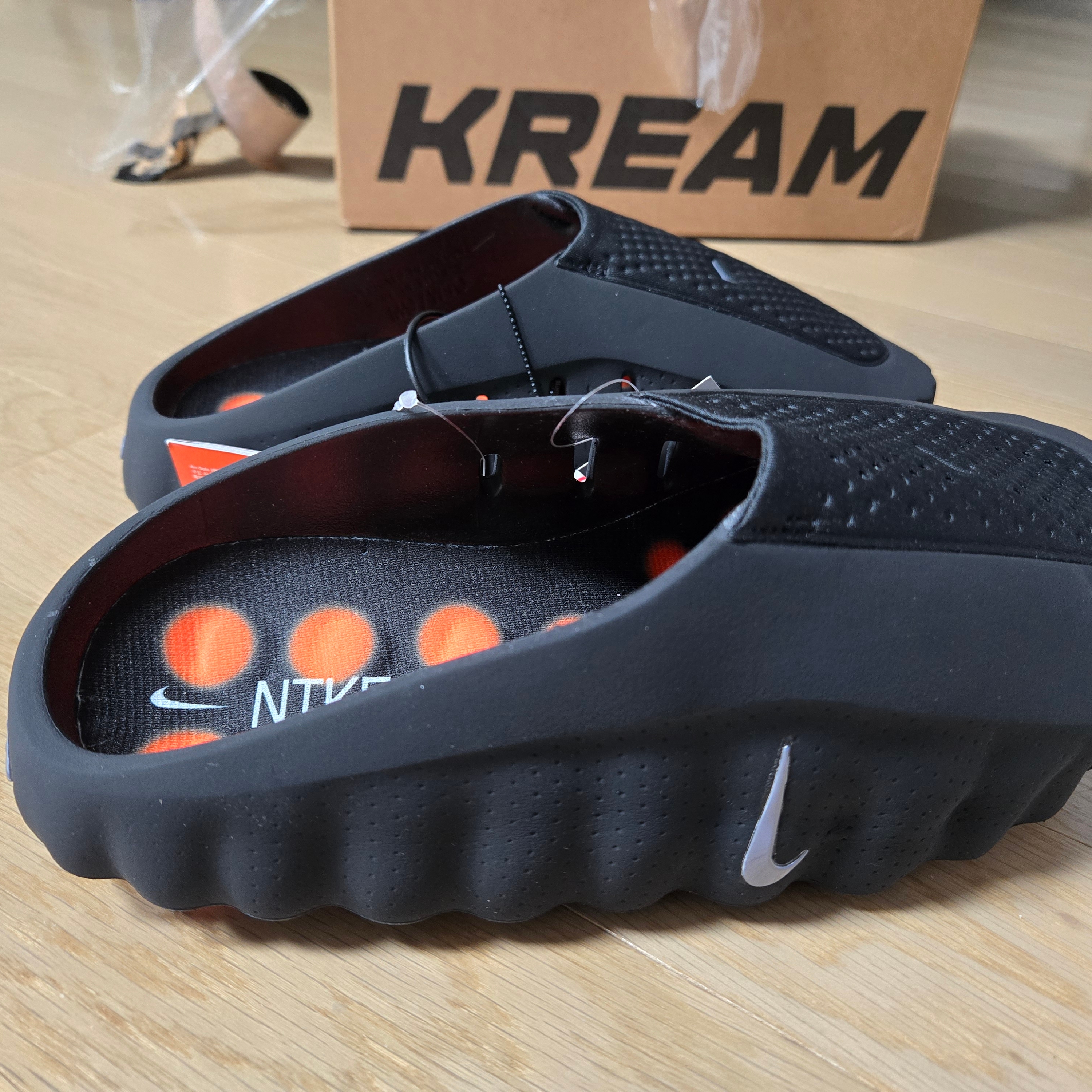 Nike Mind 001 Black Chrome 착용 스타일 - 3