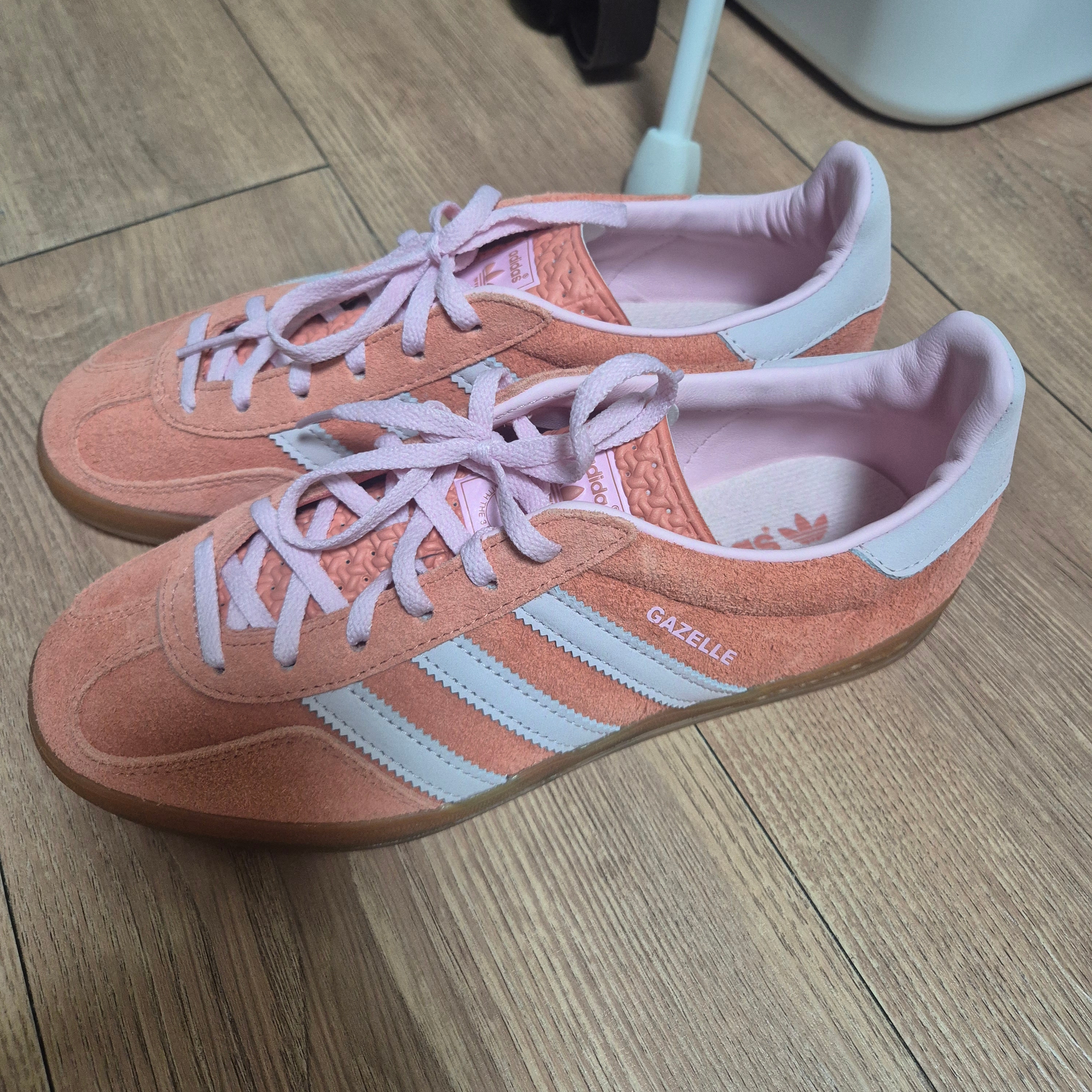 Adidas Samba OG Cloud White 착용 스타일