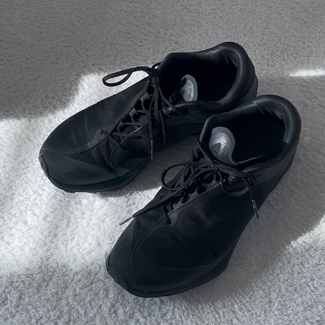 On Running x Post Archive Faction (Paf) Cloudventure Peak All Black 착용 스타일 - 1