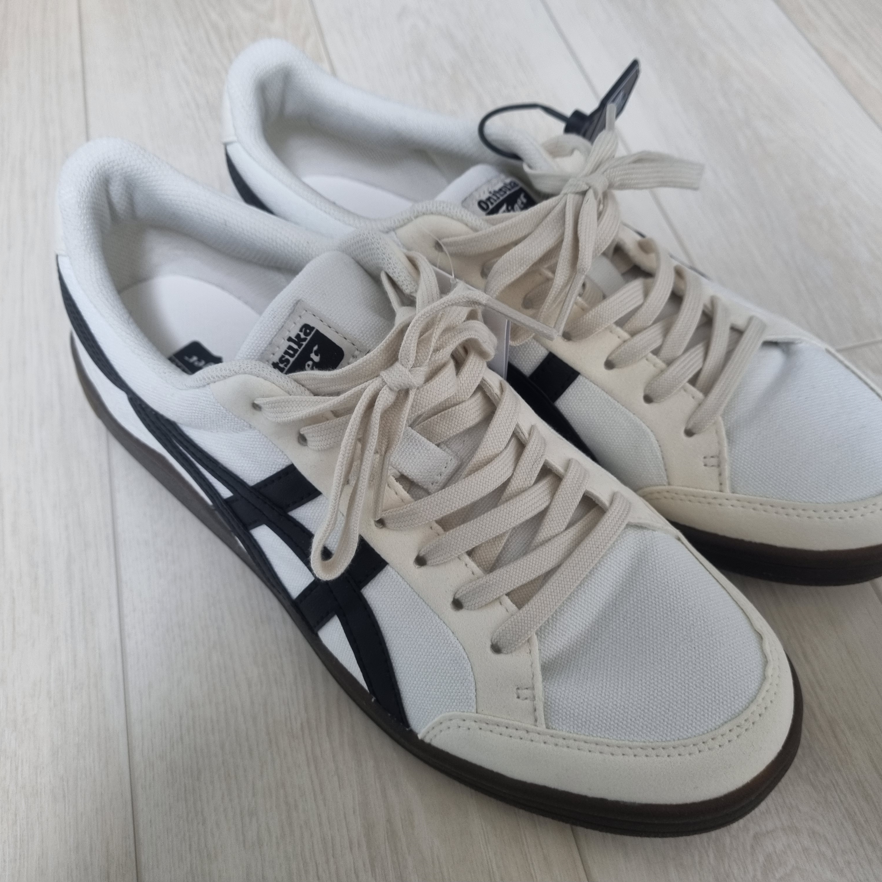 Onitsuka Tiger Advanti Cream White Black 착용 스타일 - 1