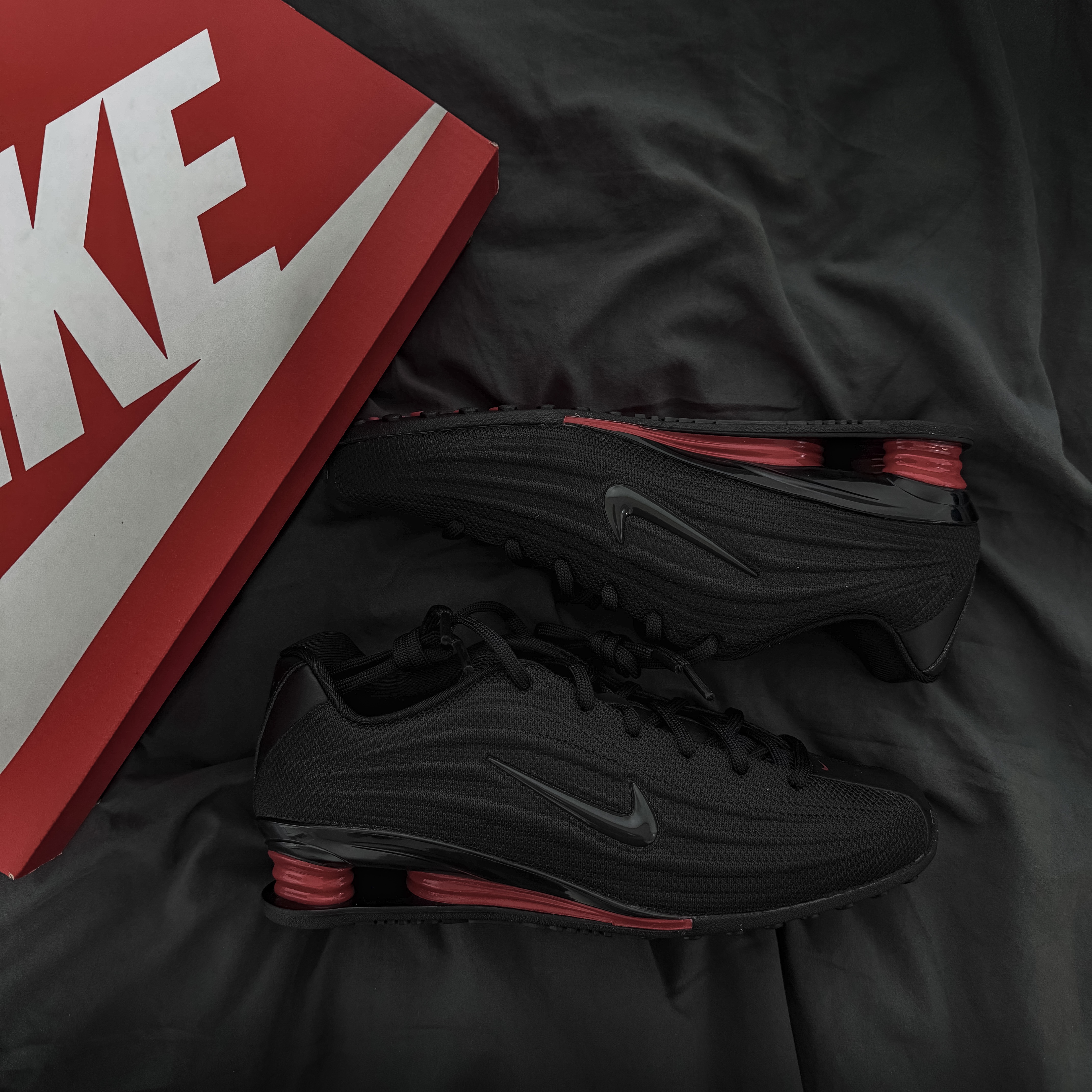 (W) Nike Shox Z Black University Red 착용 스타일