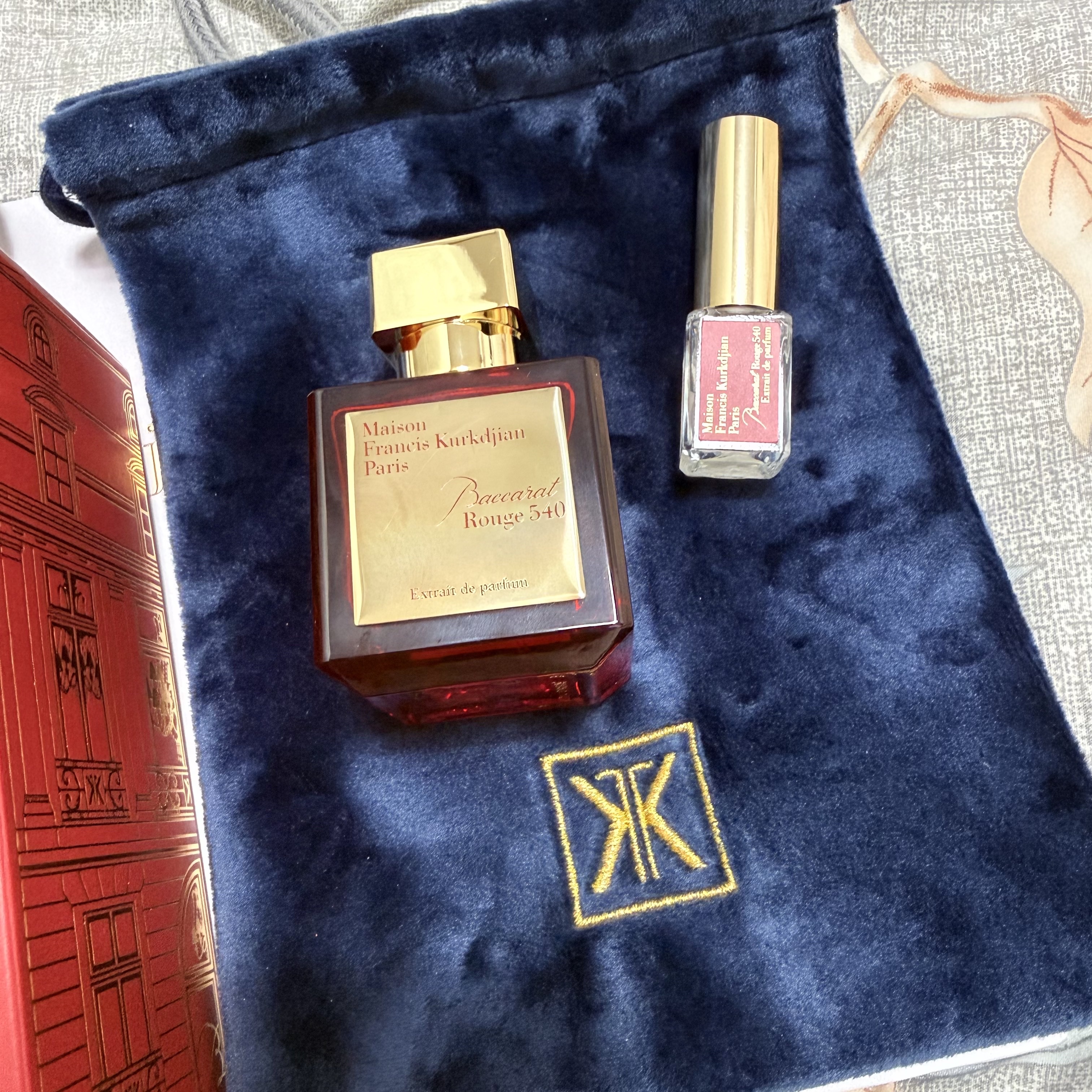 Maison Francis Kurkdjian Baccarat Rouge 540 Extrait De Parfum 70ml 착용 스타일 - 5