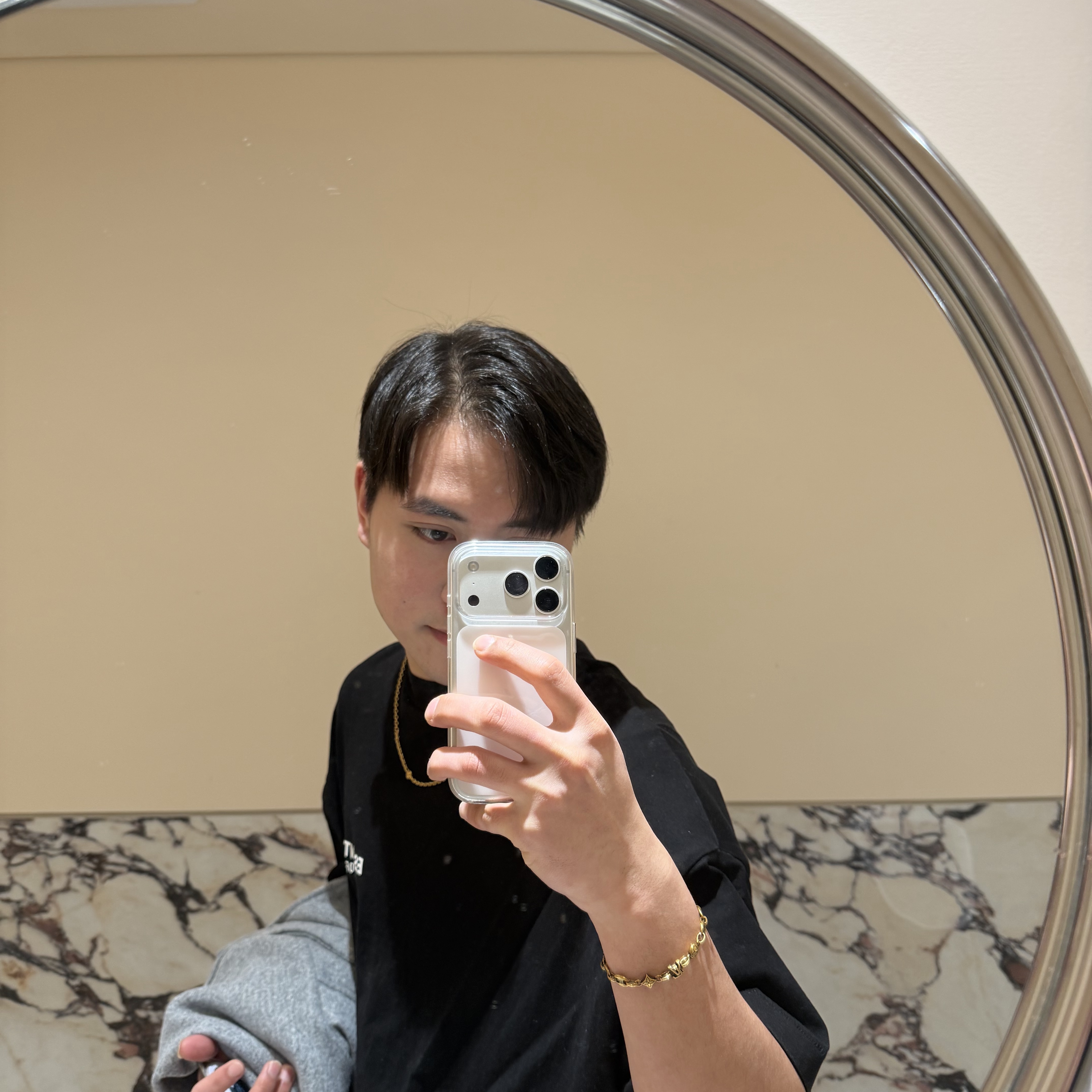 Louis Vuitton LV Sailor Bracelet Gold, Louis Vuitton LV Yours Chain Gold 착용 스타일