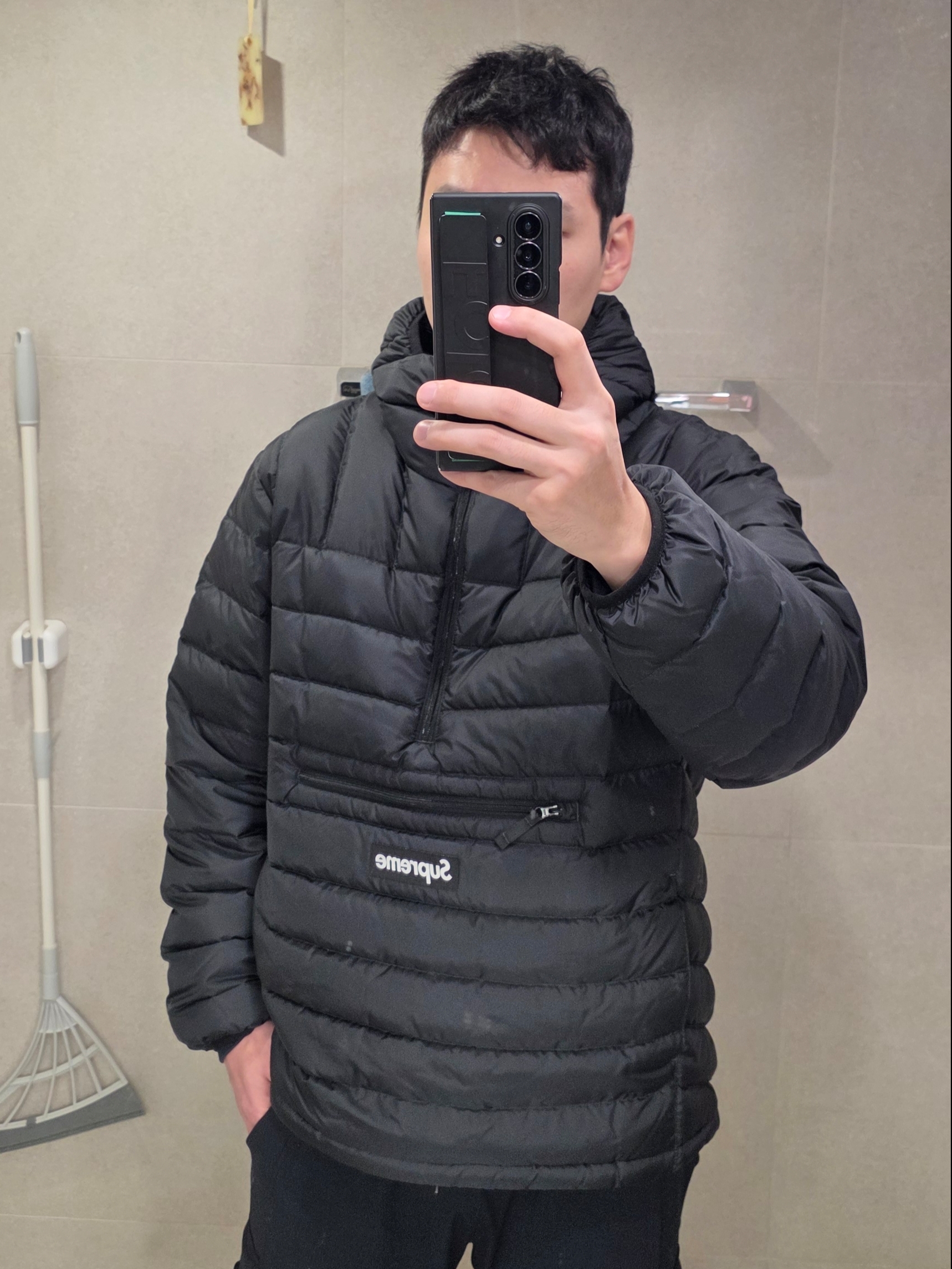 Supreme Micro Down Half Zip Hooded Pullover Black - 25FW 착용 스타일 - 2
