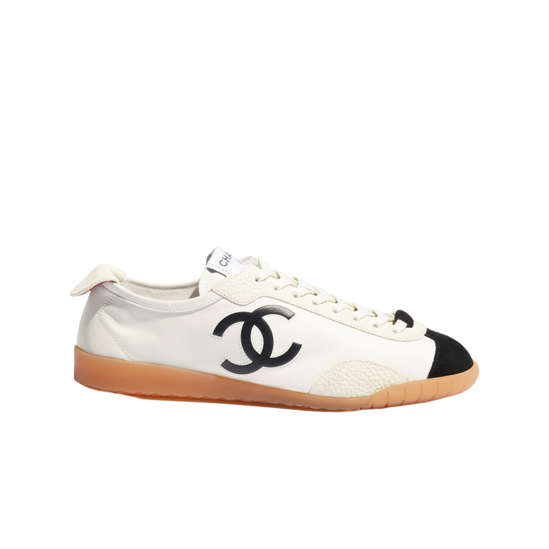 (W) 샤넬 스니커즈 카프스킨 & 엠보스드 스웨이드 카프스킨 화이트 블랙