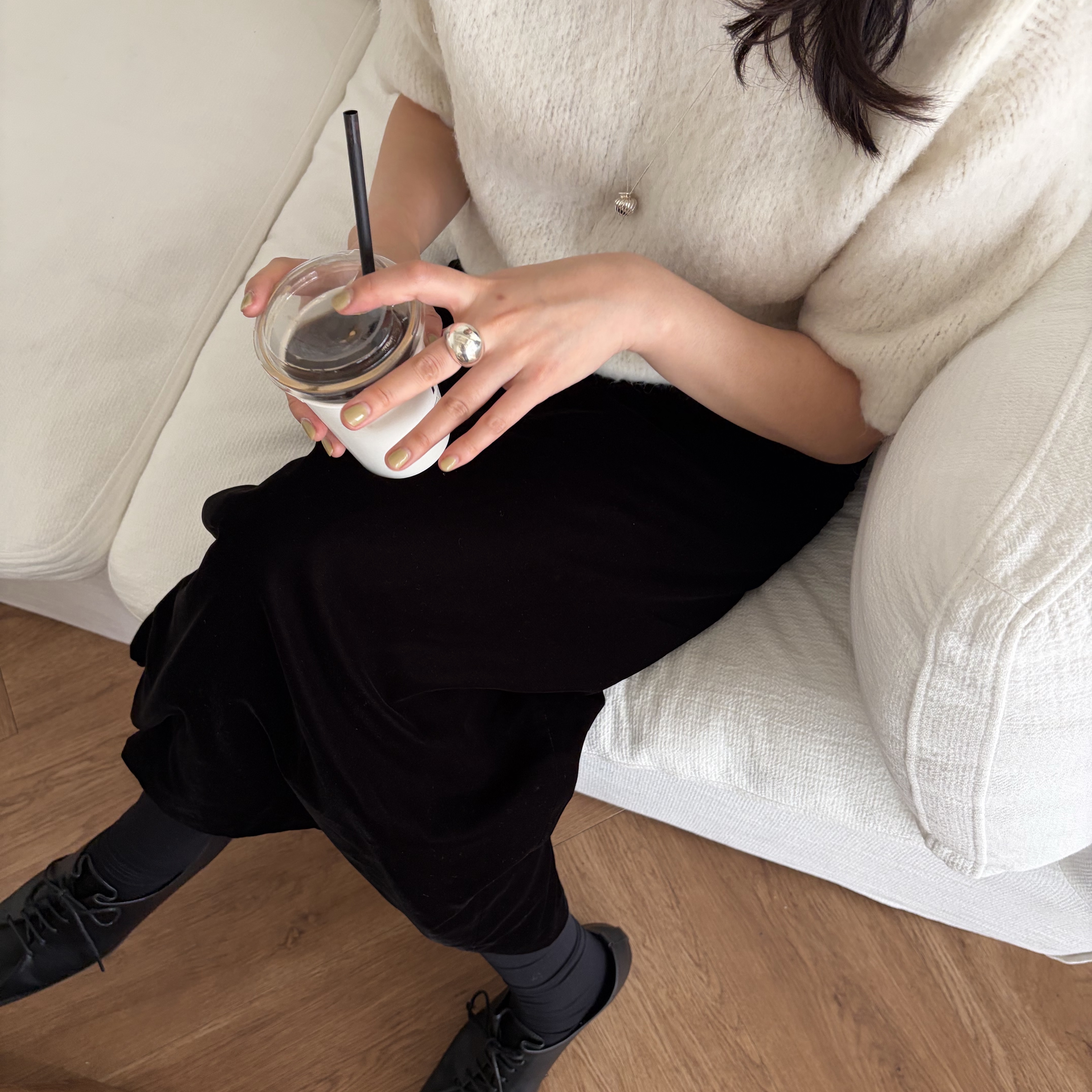 Byweekend Line Pot Necklace Silver, Byweekend Bump Earring Silver 착용 스타일 - 3