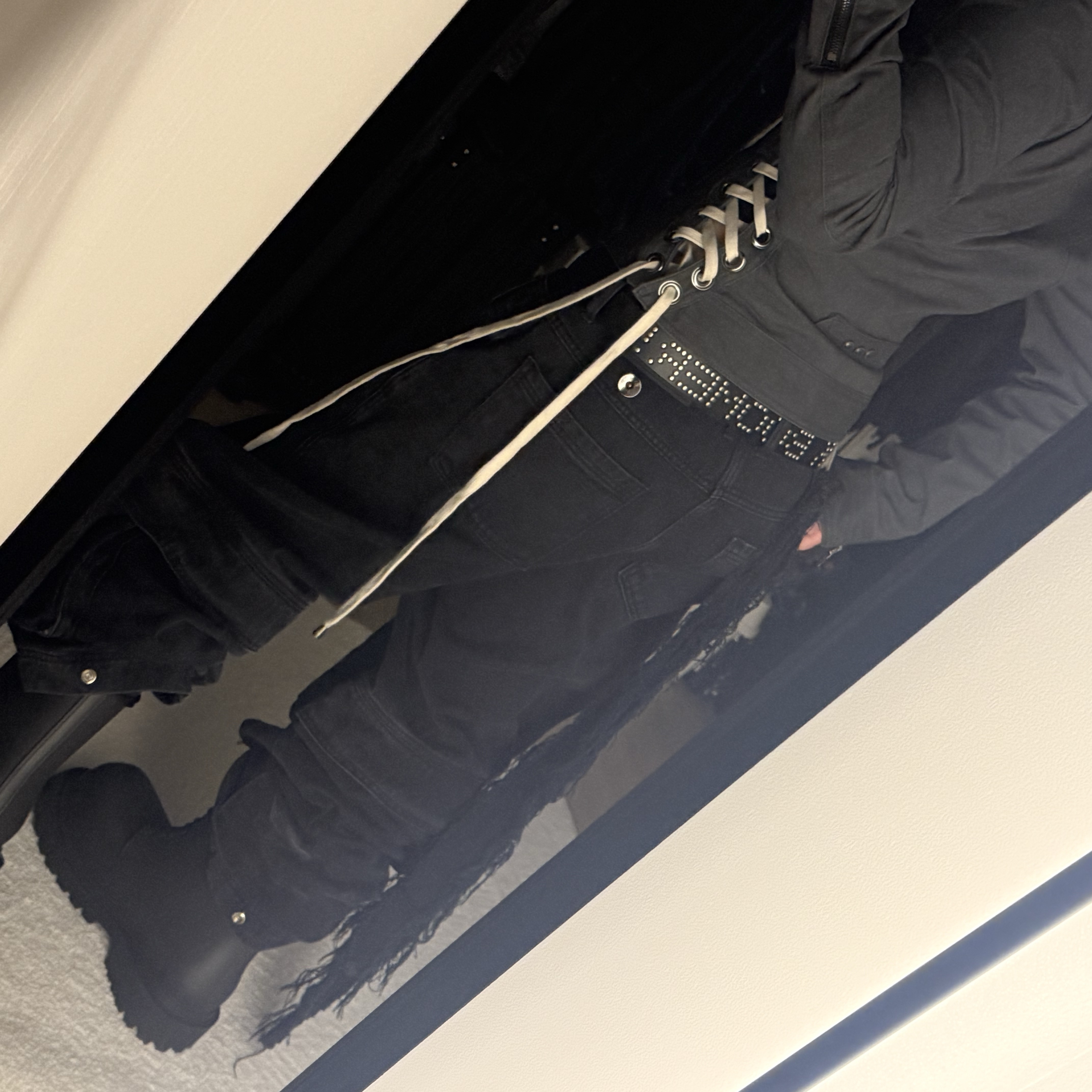 Balenciaga XL Army Boots Full Eva Black, [KREAM 단독] BLR x POG Divided Curved Line Double Buckle Pants Black 착용 스타일 - 1
