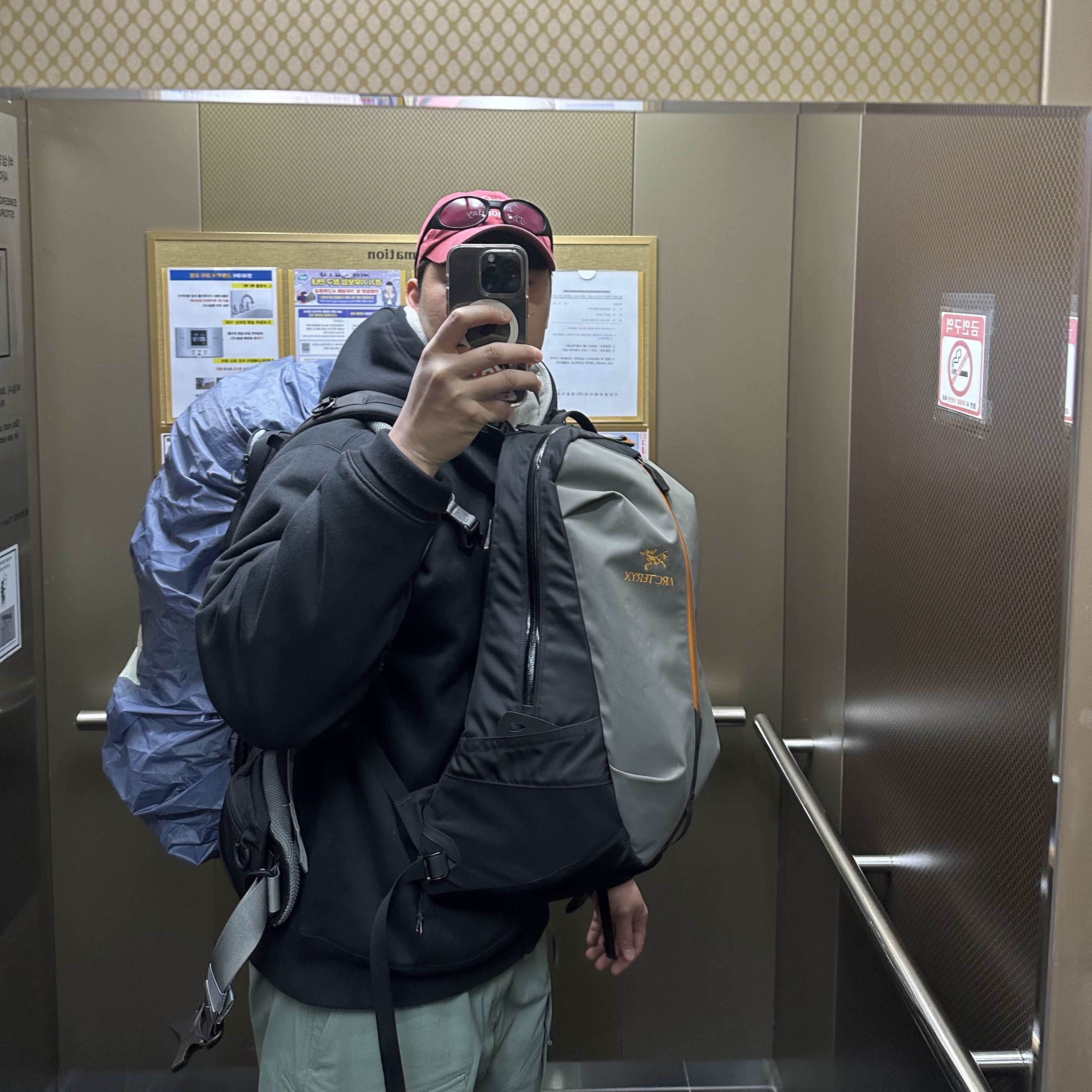 Nike ACG Therma-Fit Fleece Full Zip Hooded Hoodie Black - US/EU, Nike ACG Smith Summit Cargo Pants Clay Green - US/EU μ°©μ© μ€νμΌ