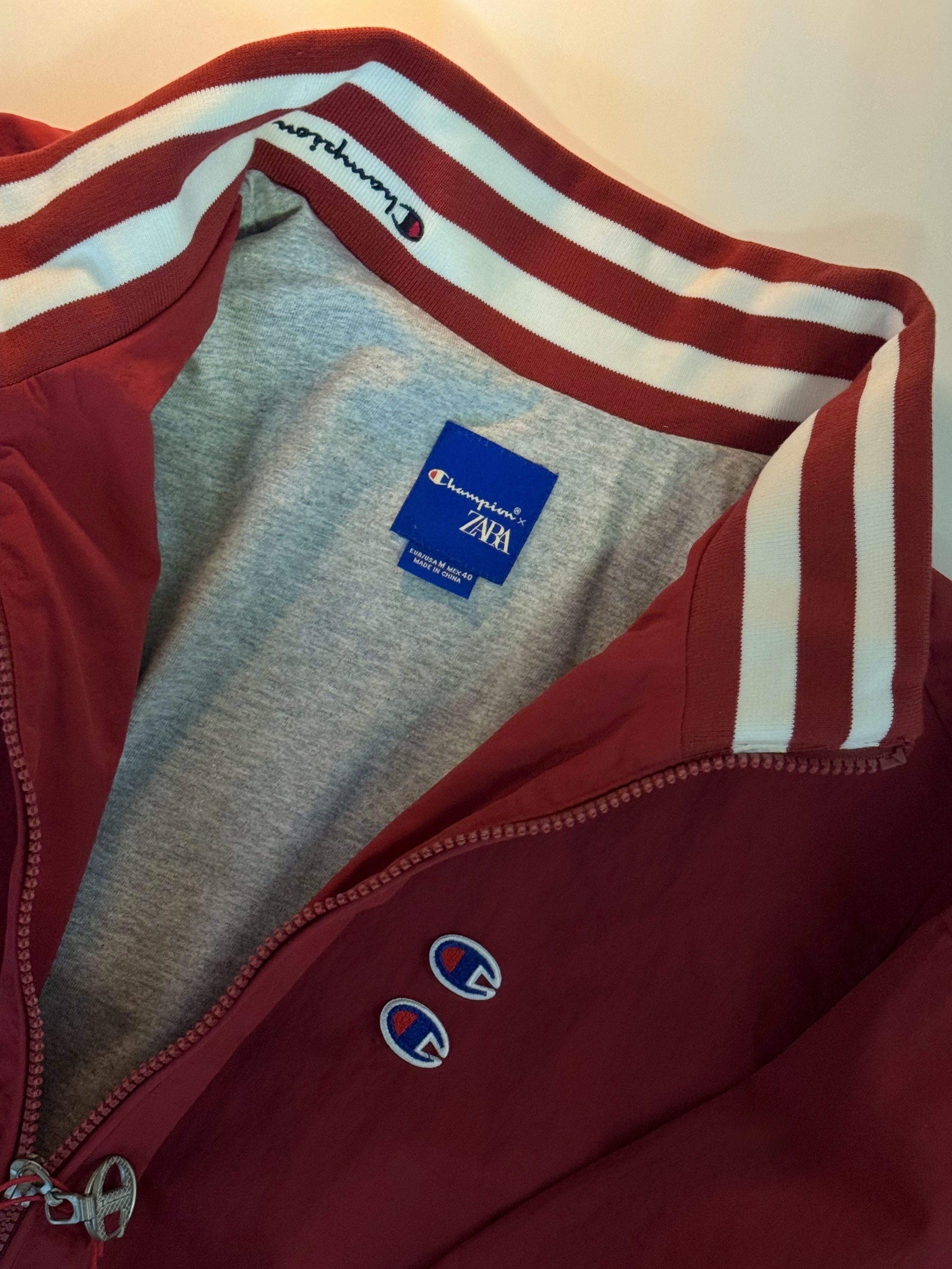 Zara x Champion Technical Patch Jacket Red, Vans Skate Loafer Black 착용 스타일 - 2