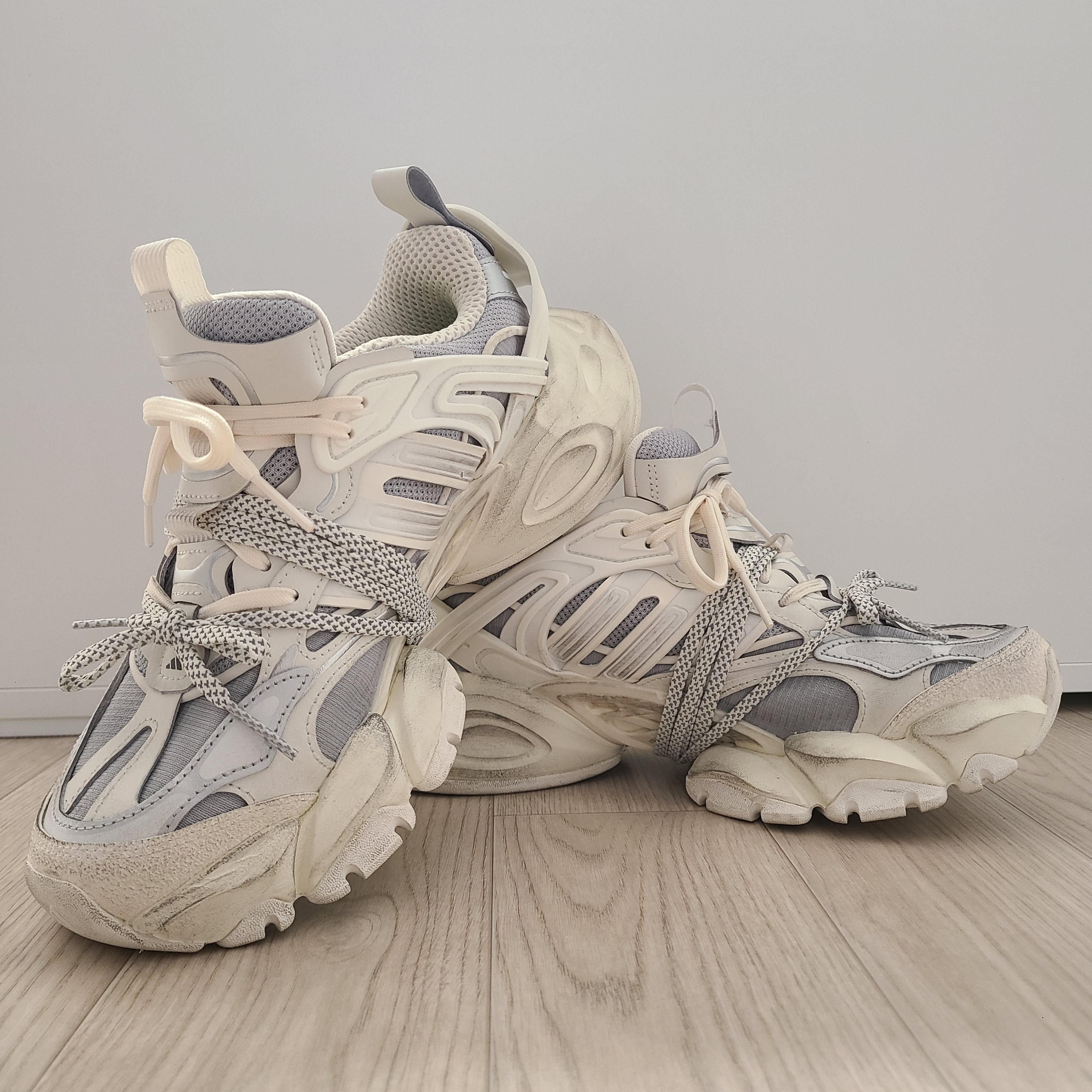 Adidas Vento XLG Deluxe Sneakers Core White Silver Metallic 착용 스타일 - 1