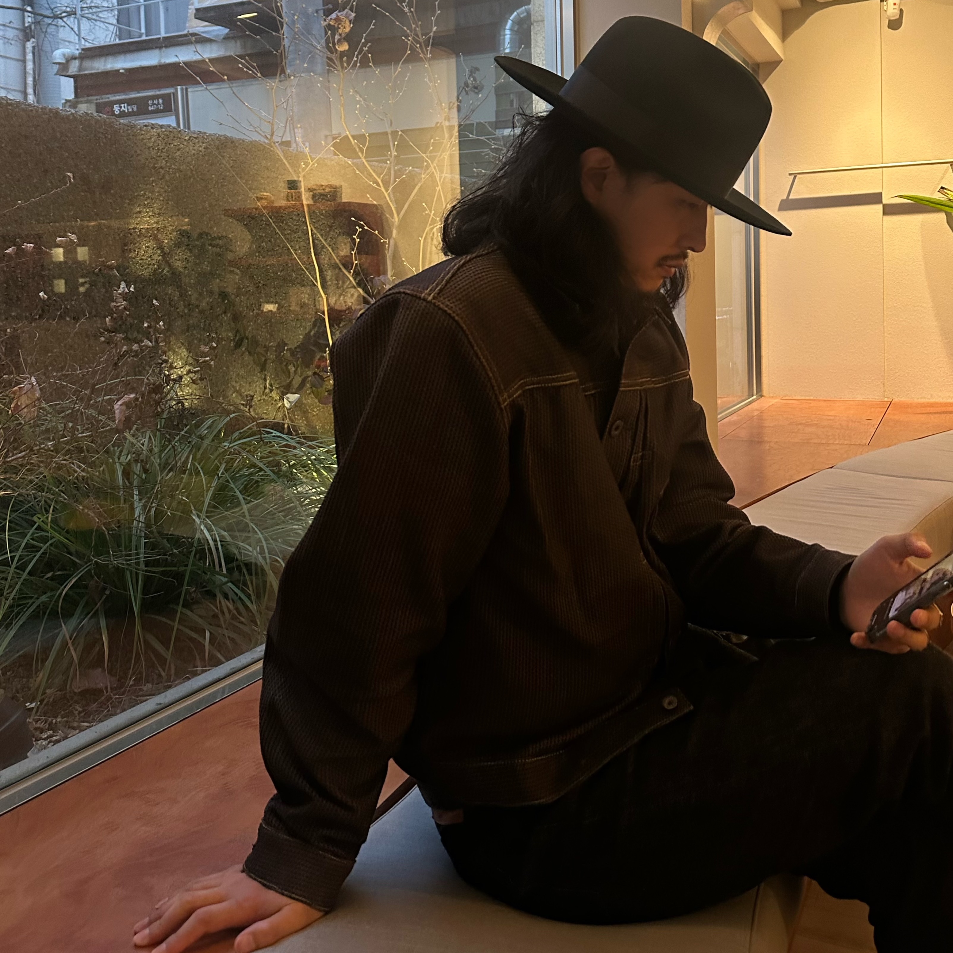 Kapital Century Denim 1st Jacket N5S Brown, The H.W. Dog & Co. Front H Black - 25FW 착용 스타일