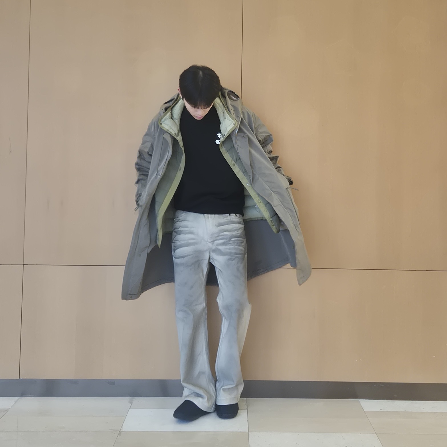 AAPE Now Crew Neck Sweater Black - 25FW 착용 스타일 - 1