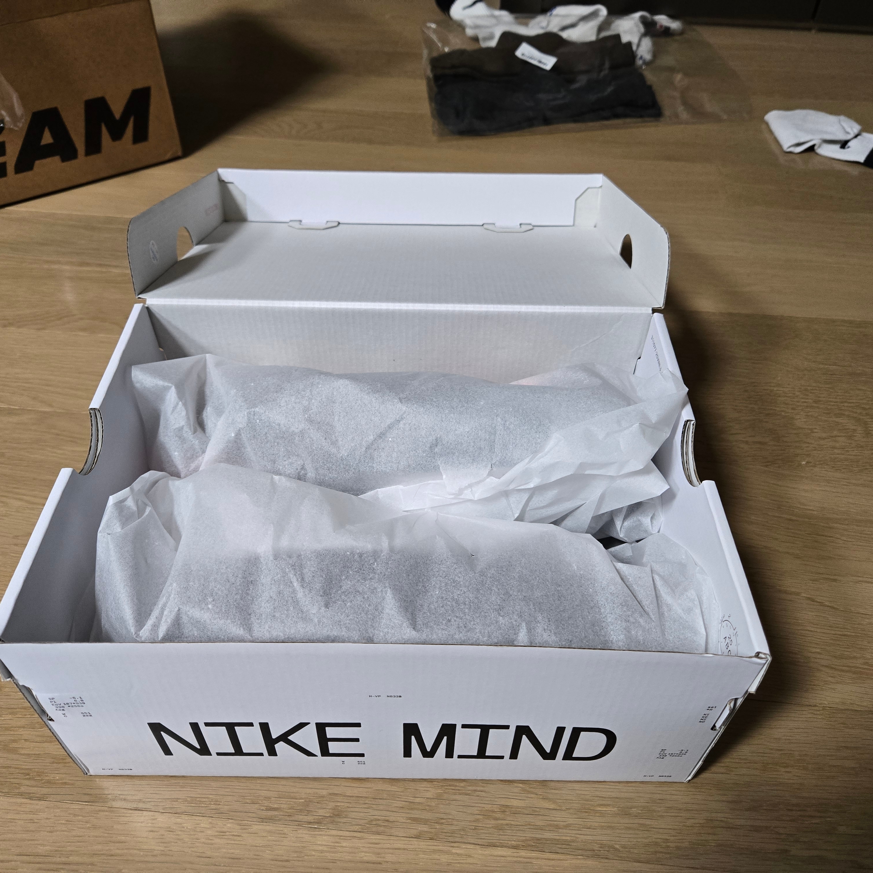 Nike Mind 001 Black Chrome 착용 스타일 - 4