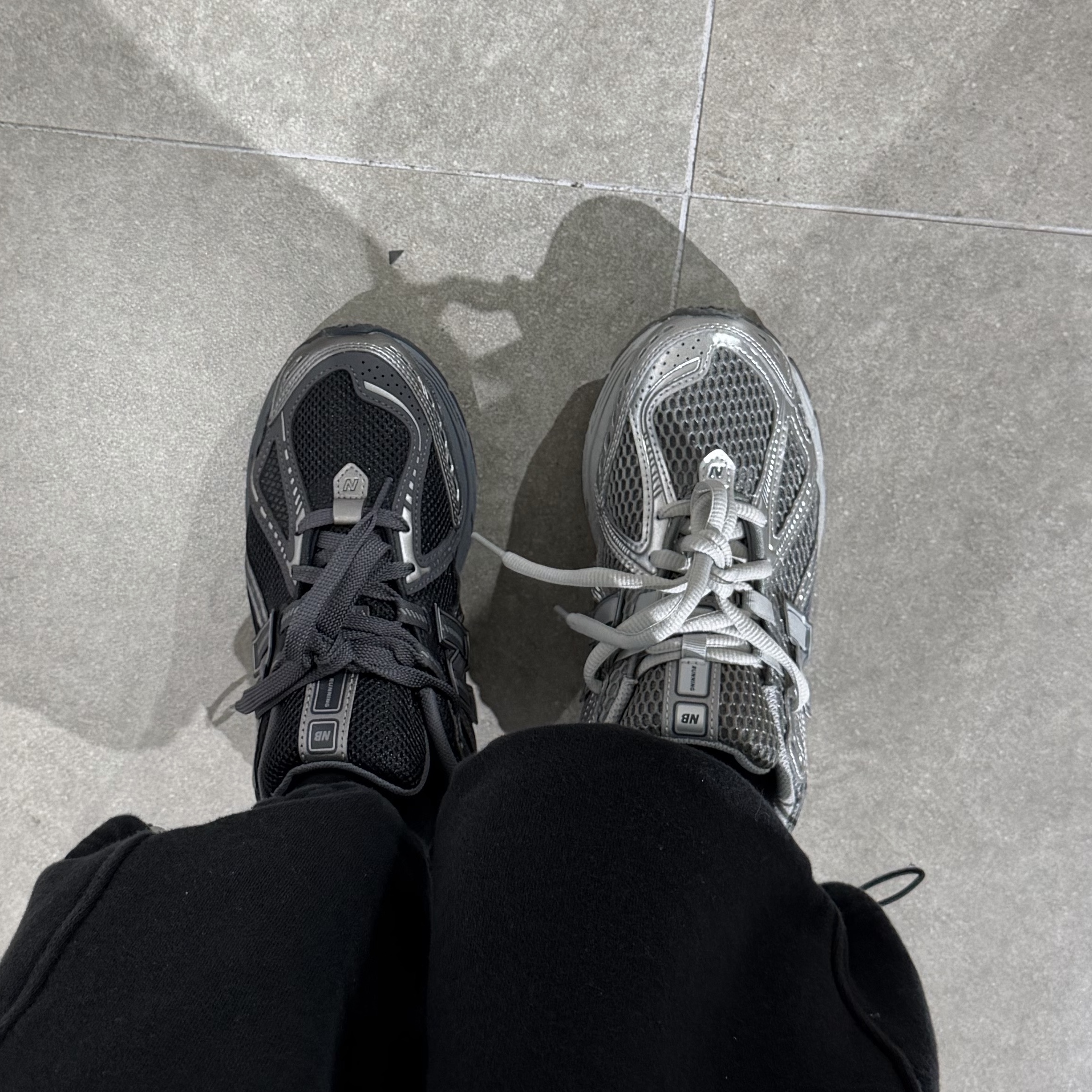 New Balance 1906R Black Silver Metallic, New Balance 1906R Harbor Grey Silver Metalic 착용 스타일