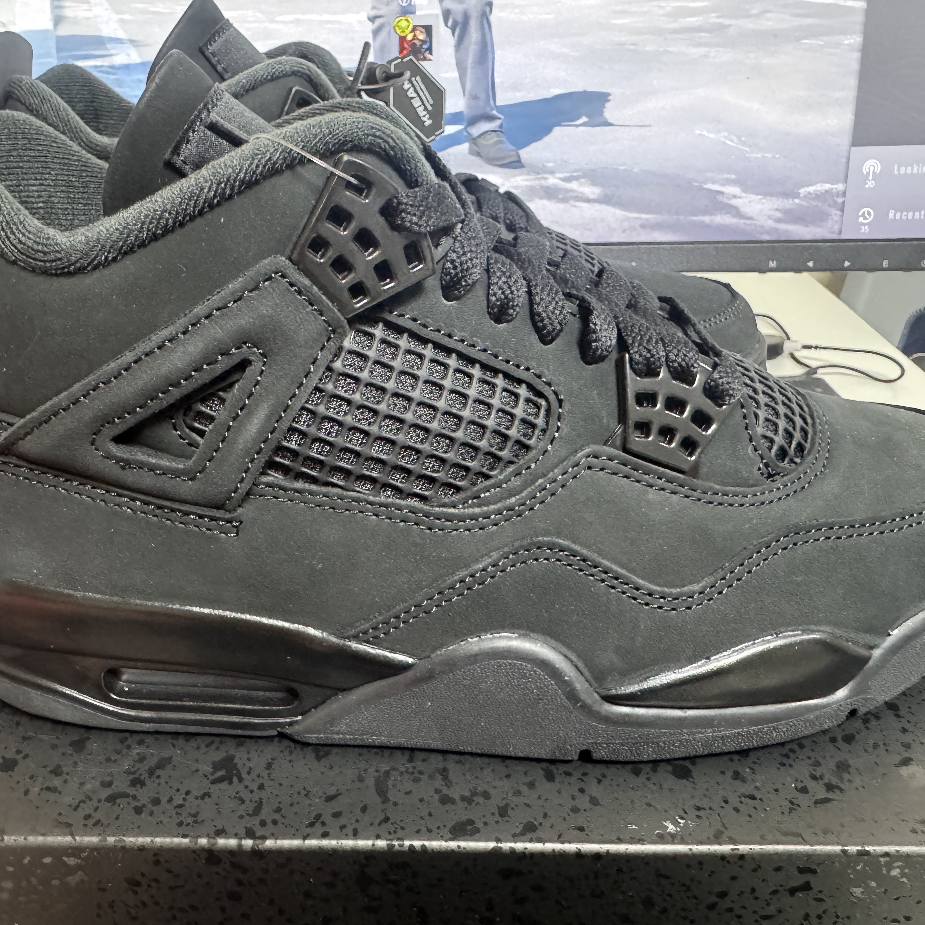 Jordan 4 Retro Black Cat 2025 착용 스타일 - 4