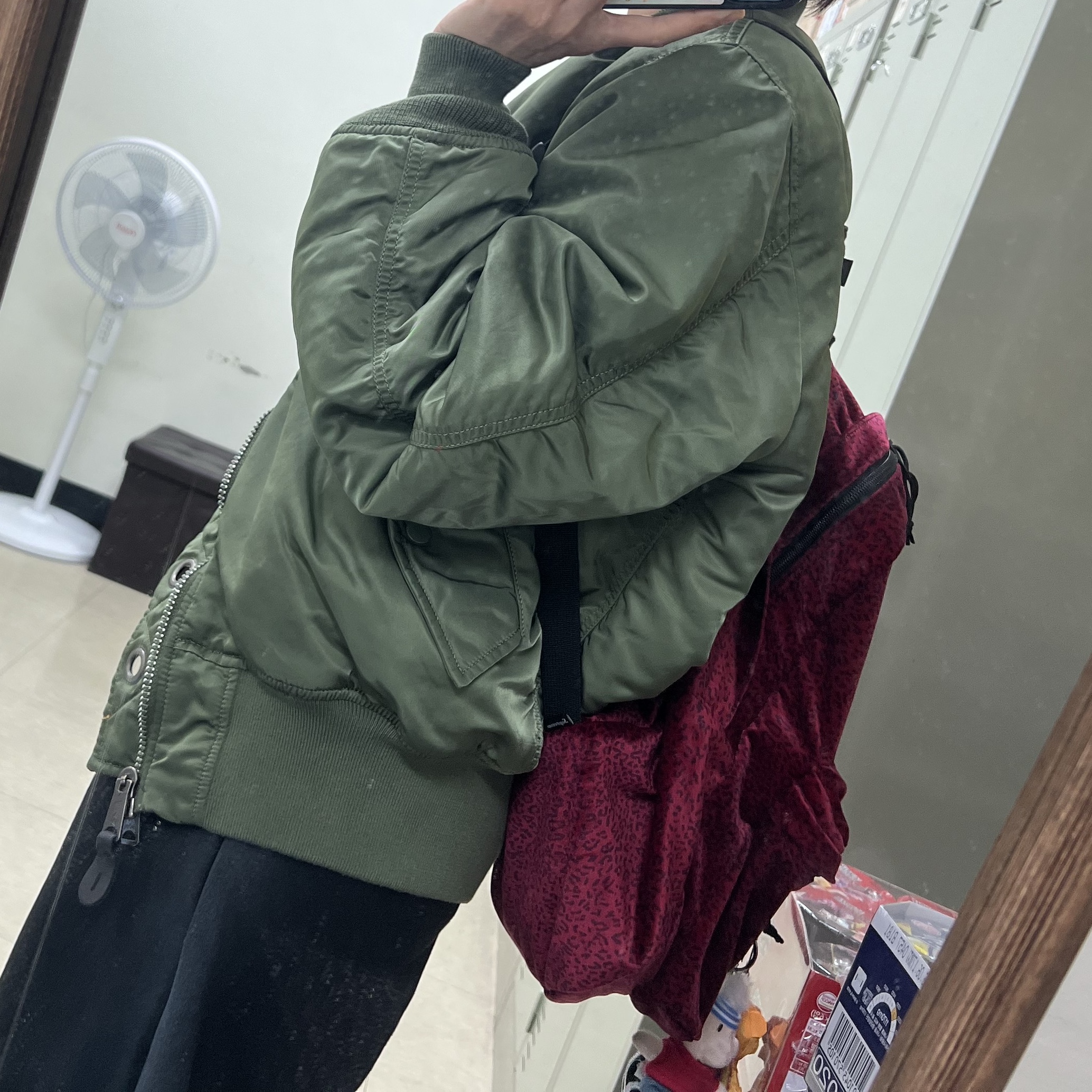 Supreme Velvet Backpack Red Leopard - 25FW 착용 스타일 - 1