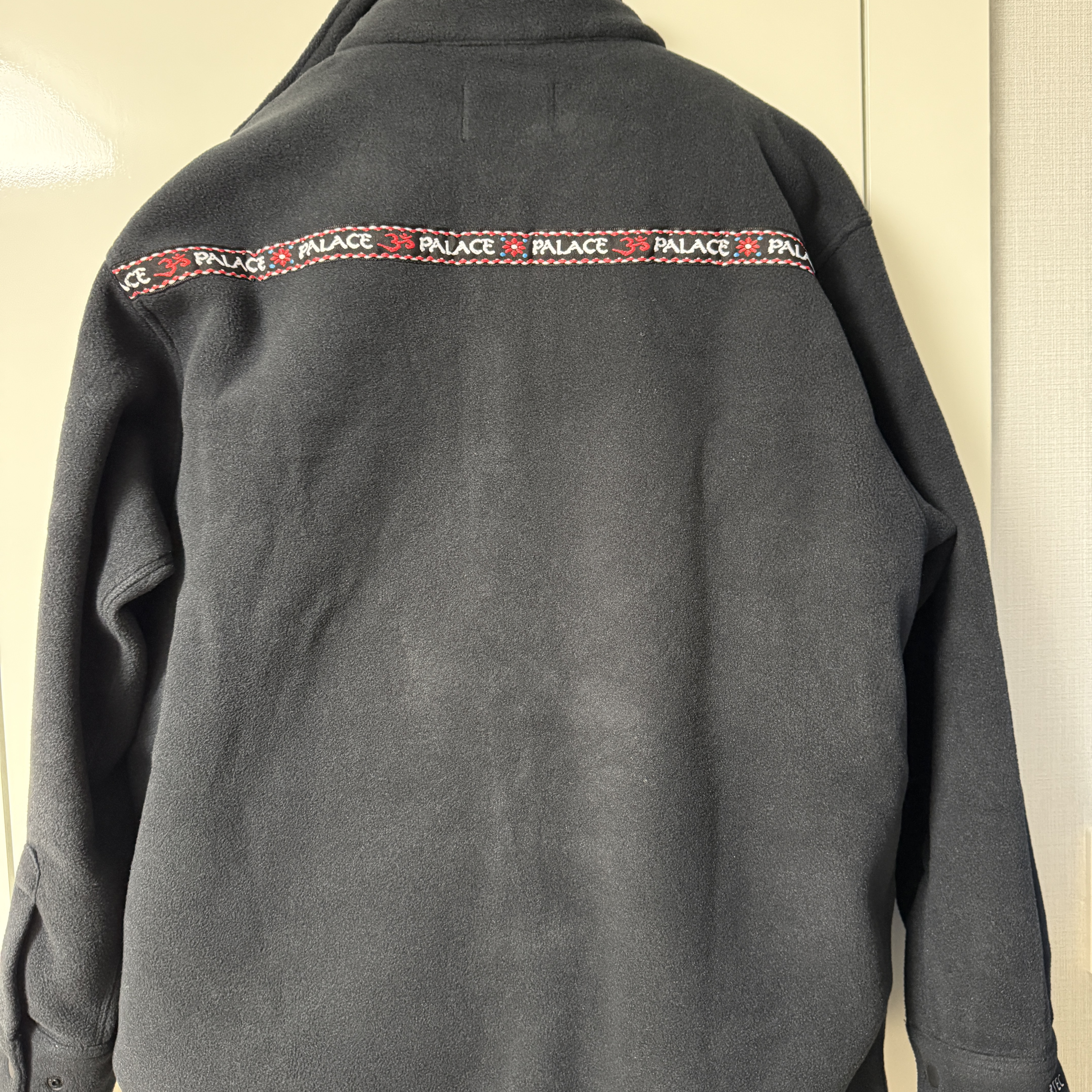 Palace Polartec OM Fleece Overshirt Black - 25FW 착용 스타일 - 2