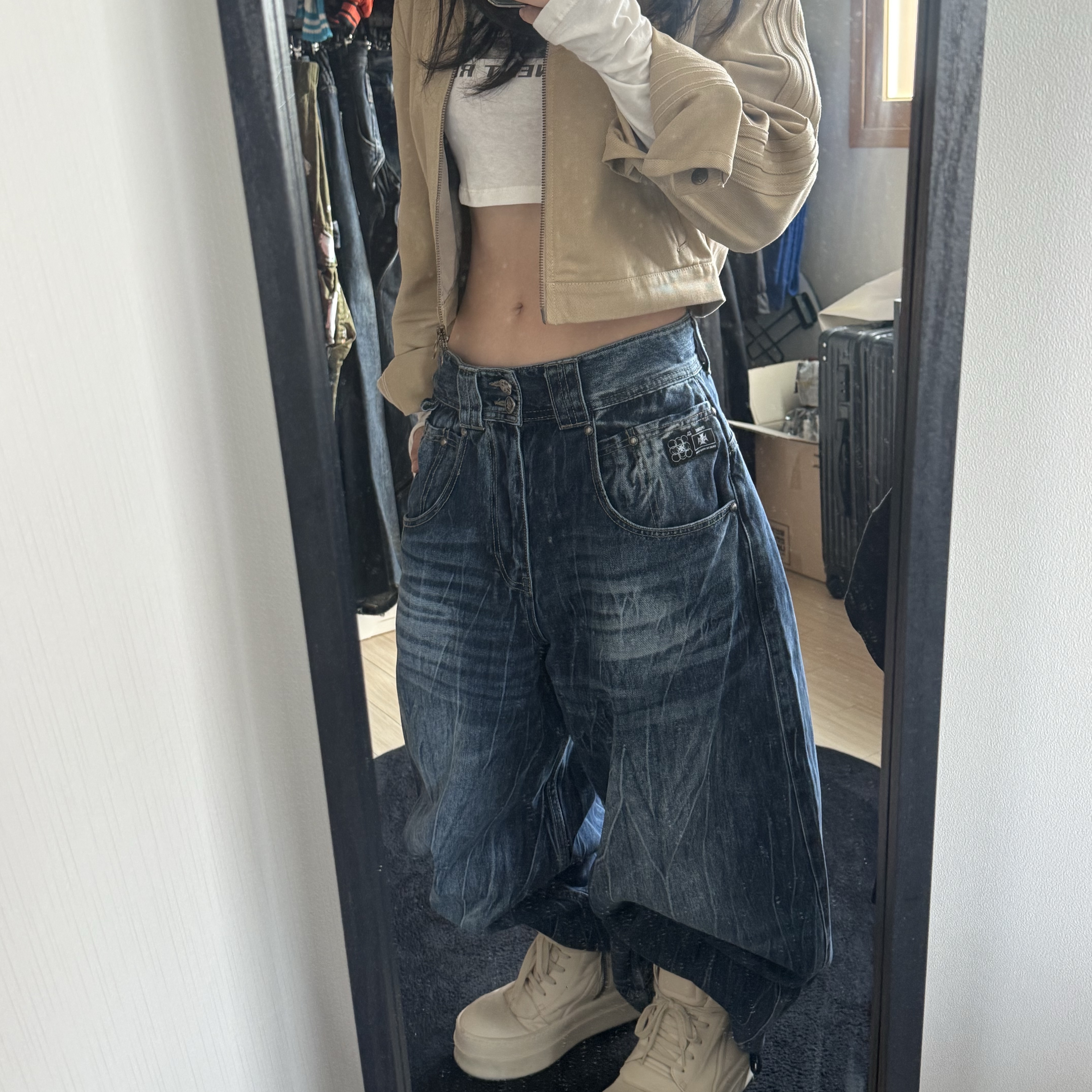 Rick Owens Hollywood Mega Bumper Geobasket in Full Grain Calf Leather Milk 착용 스타일