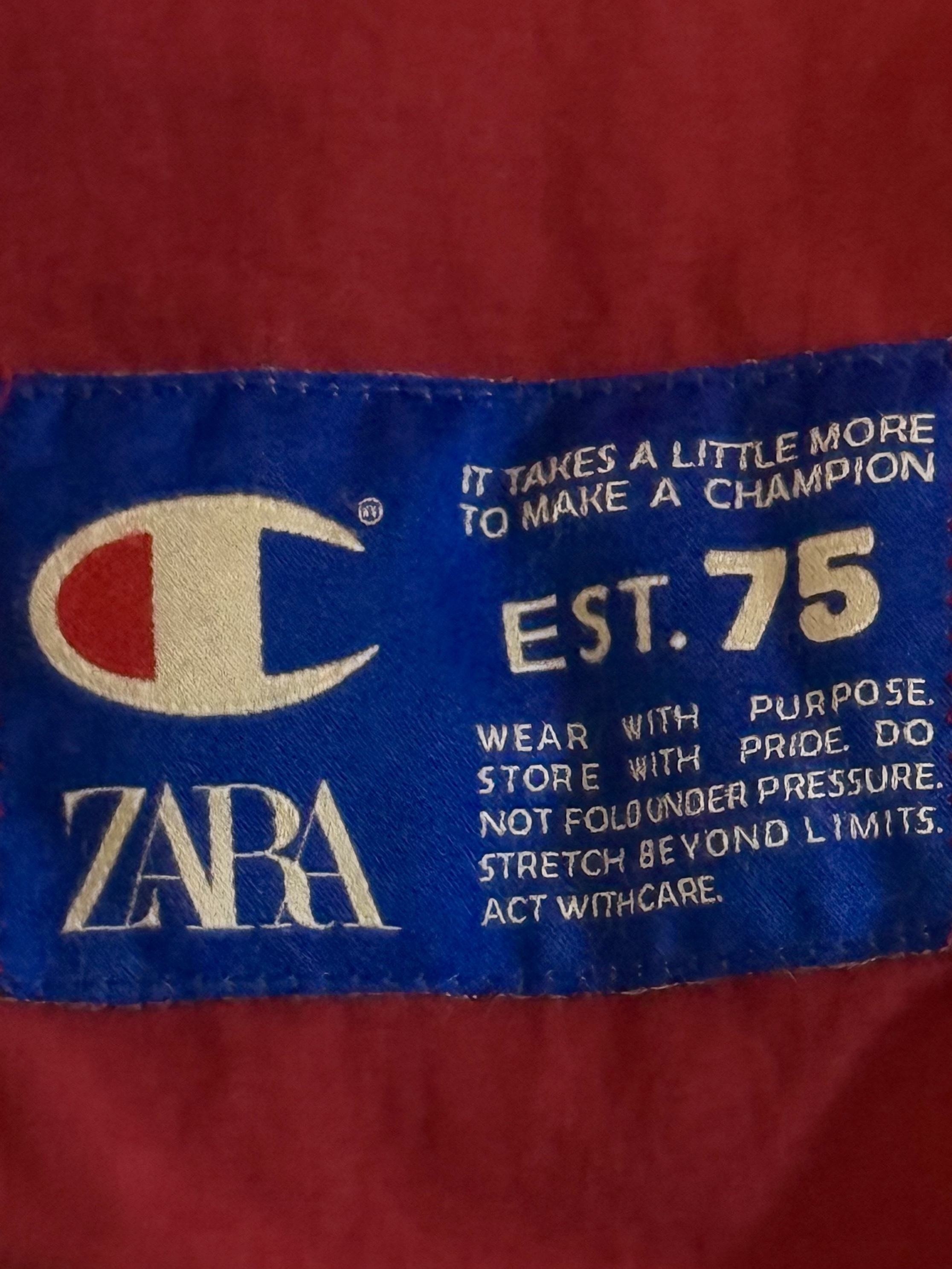 Zara x Champion Technical Patch Jacket Red, Vans Skate Loafer Black 착용 스타일 - 5