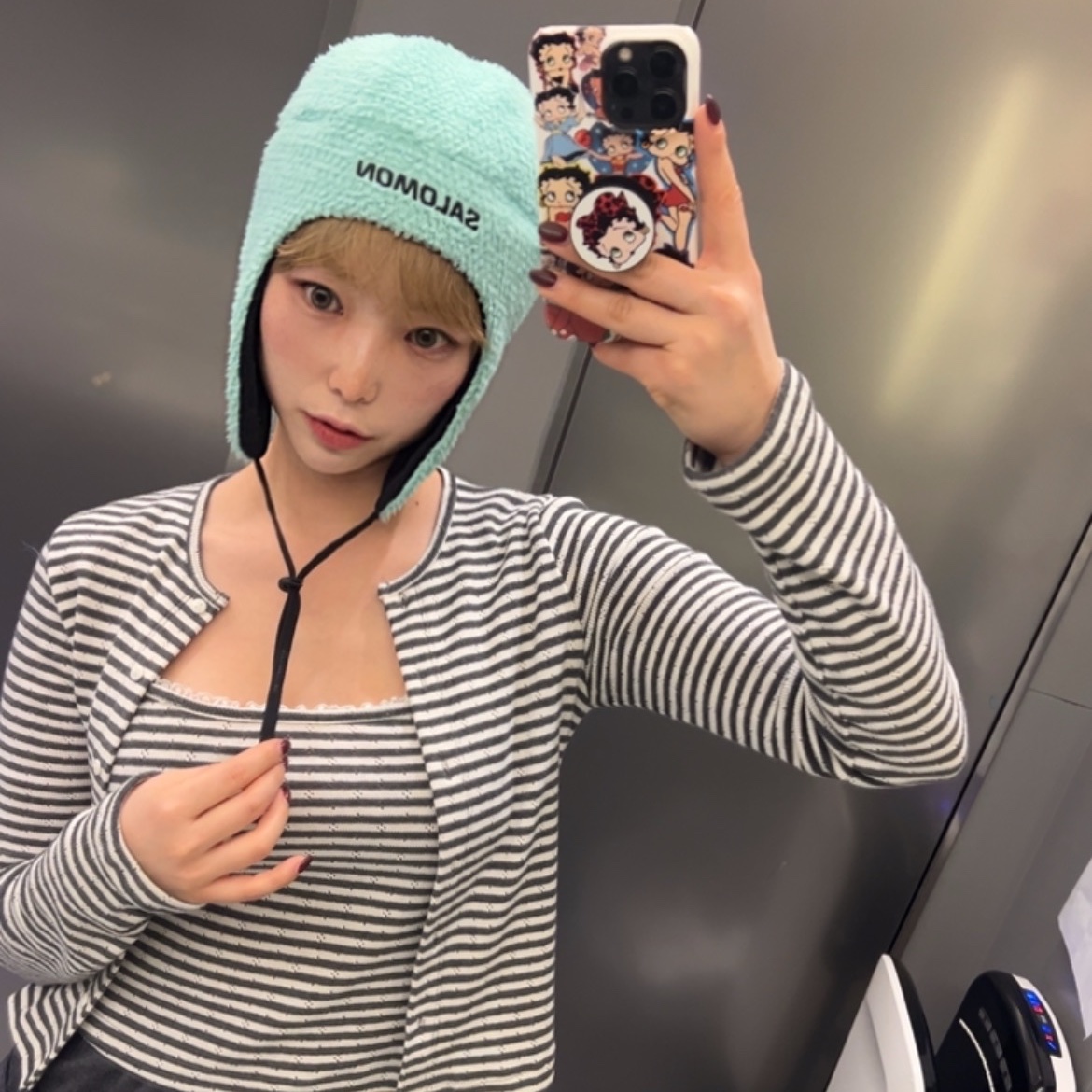 Salomon Sierra Fleece Beanie Light Mint 착용 스타일 - 3