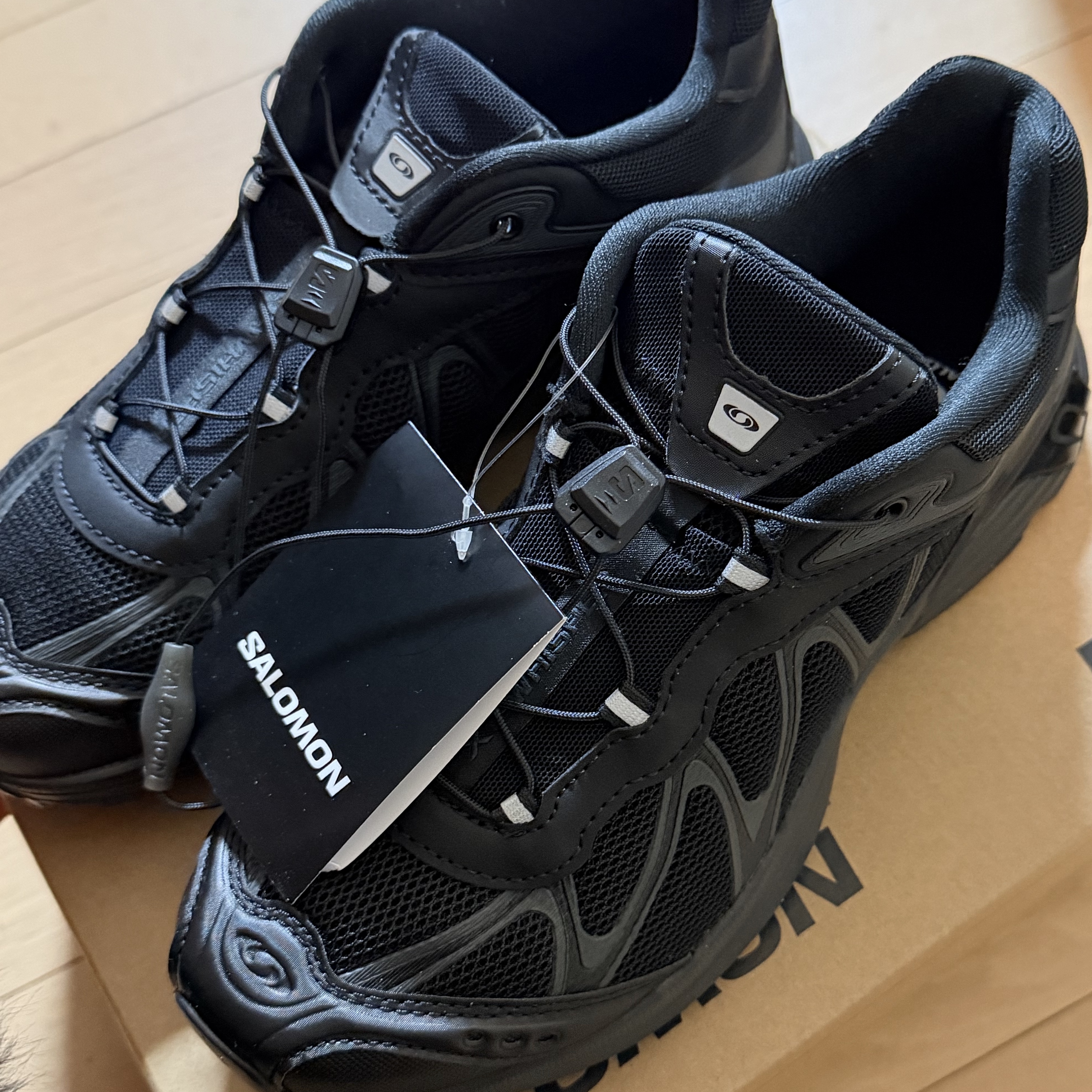 Salomon XT-Whisper Black Asphalt 착용 스타일 - 1
