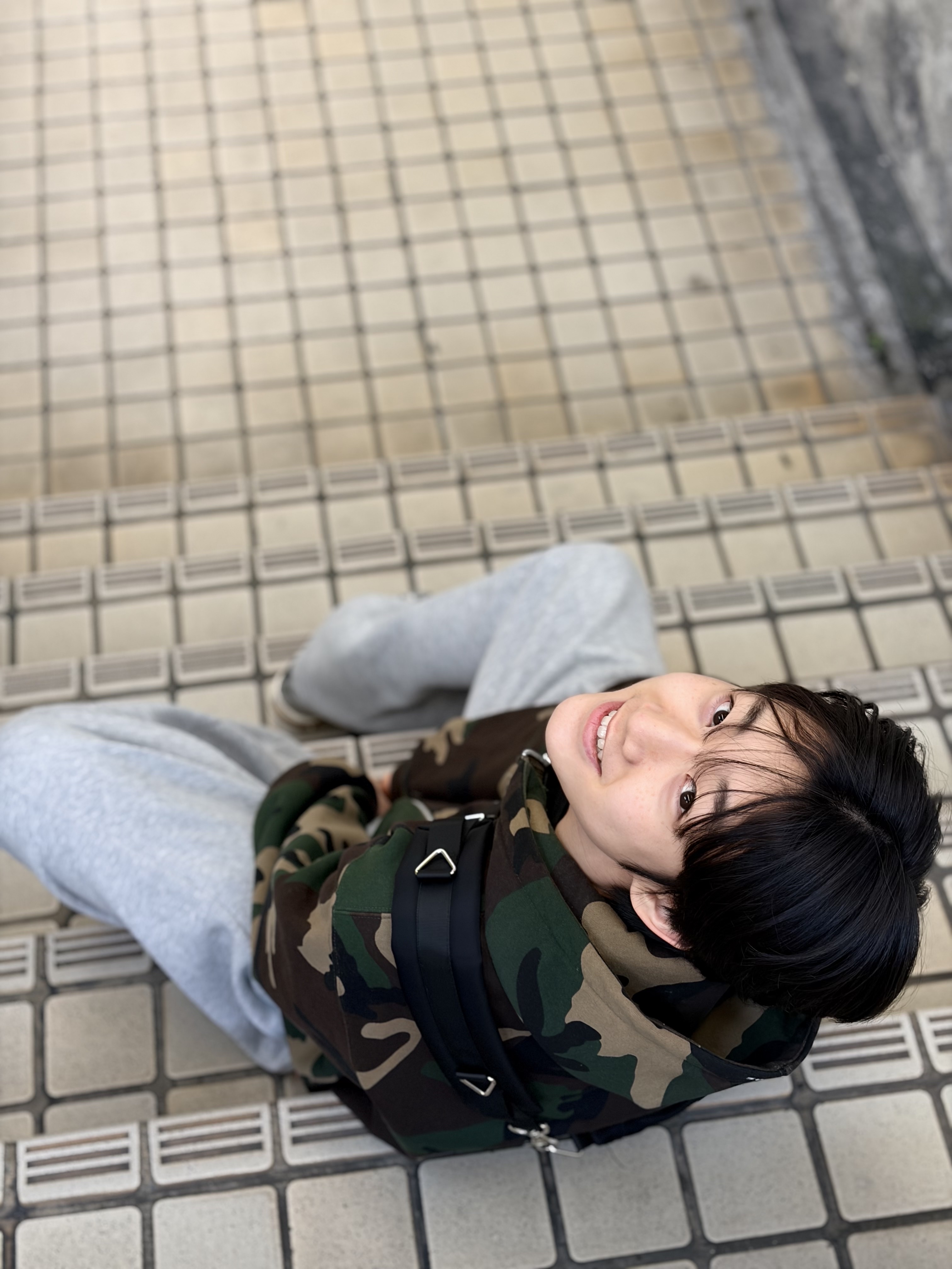 Supreme S Logo Zip Up Hooded Sweatshirt Woodland Camo - 25FW, Supreme x Chicago White Sox Adjustable New Era Pink Camo - 25FW 착용 스타일 - 3