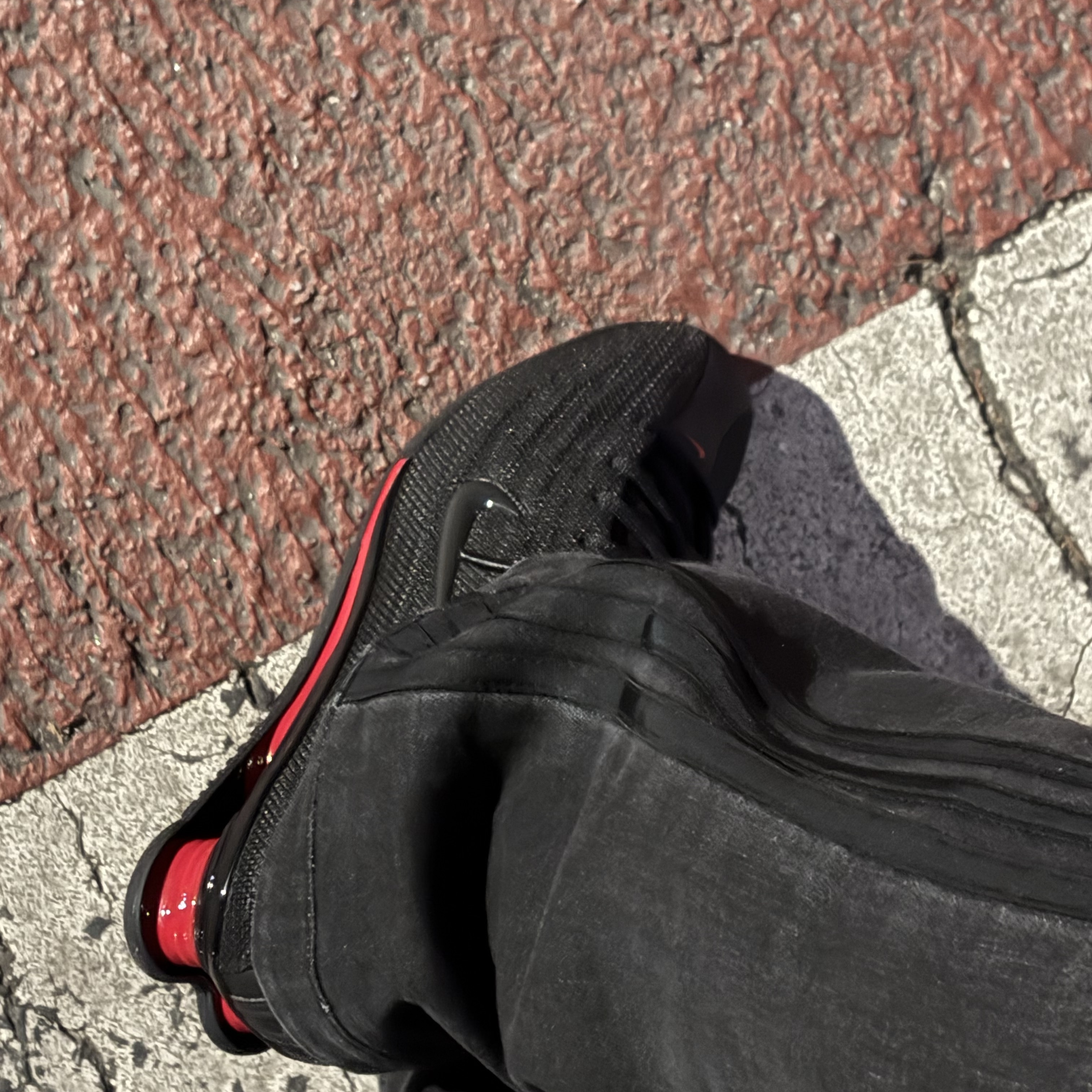 (W) Nike Shox Z Black University Red 착용 스타일 - 2