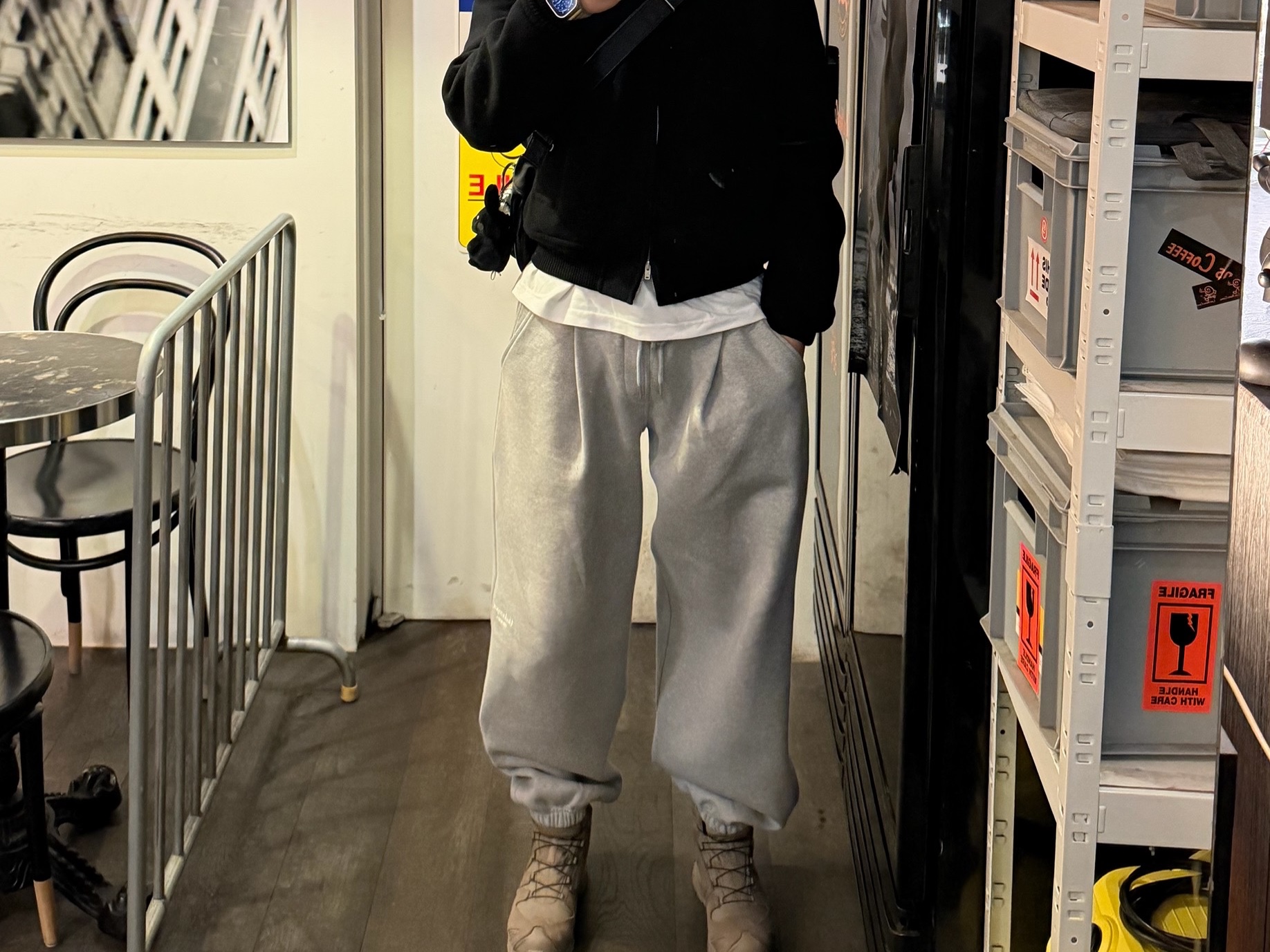 Undermycar Mu.03 Anti Fxxking Logo Play Oversized Sweat Jogger Melange Gray, Salomon x Rier XA Mid GTX Argile 착용 스타일