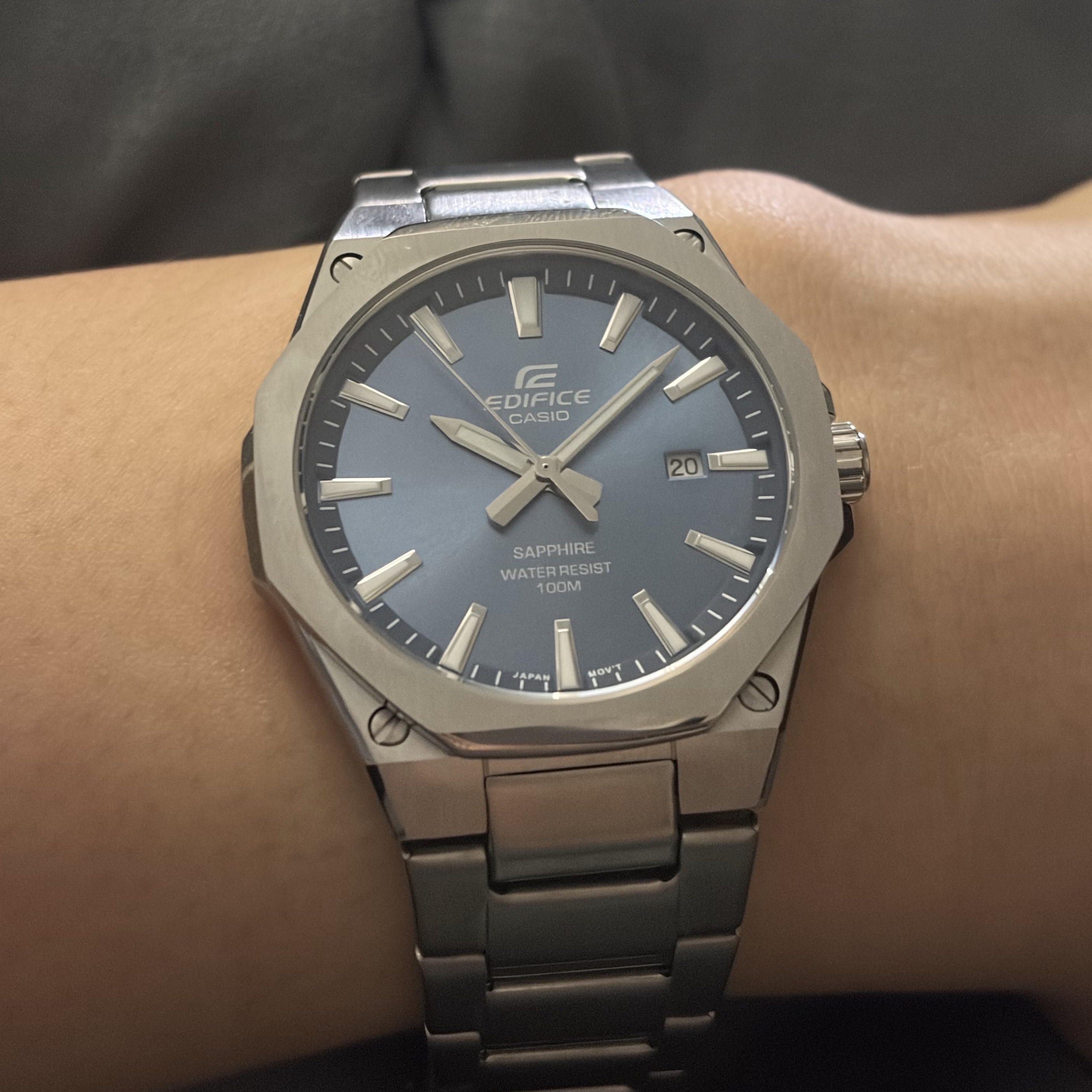 Casio EFR-S108D-2AVUDF 착용 스타일
