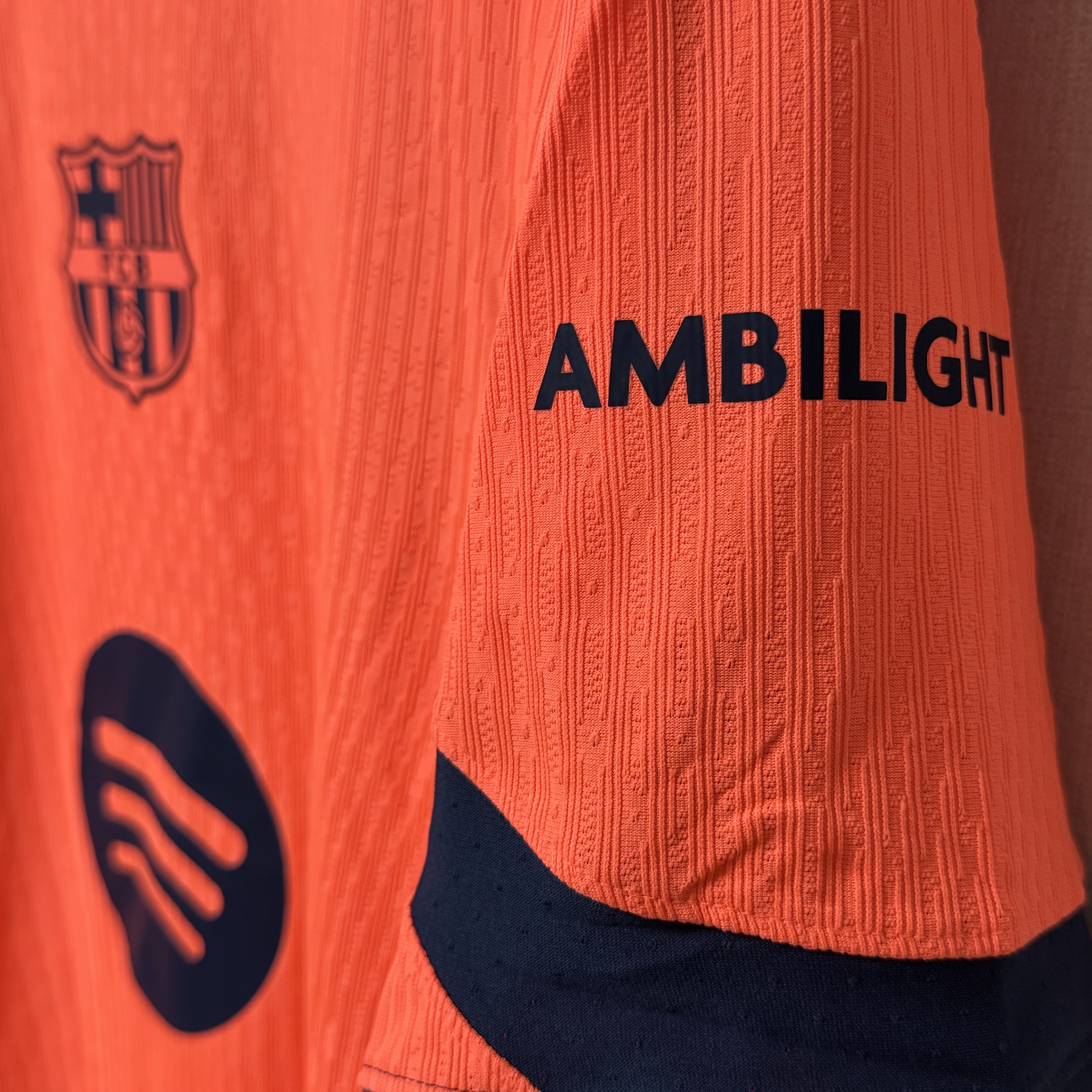Nike FC Barcelona 2025/26 Match 3rd Dri-Fit ADV Total 90 Authentic Jersey Bright Mango Midnight Navy (Non Marking Ver.), Nike FC Barcelona 2025/26 Stadium 3rd Dri-Fit Total 90 Replica Jersey Bright Mango Midnight Navy (Non Marking Ver.) 착용 스타일 - 4