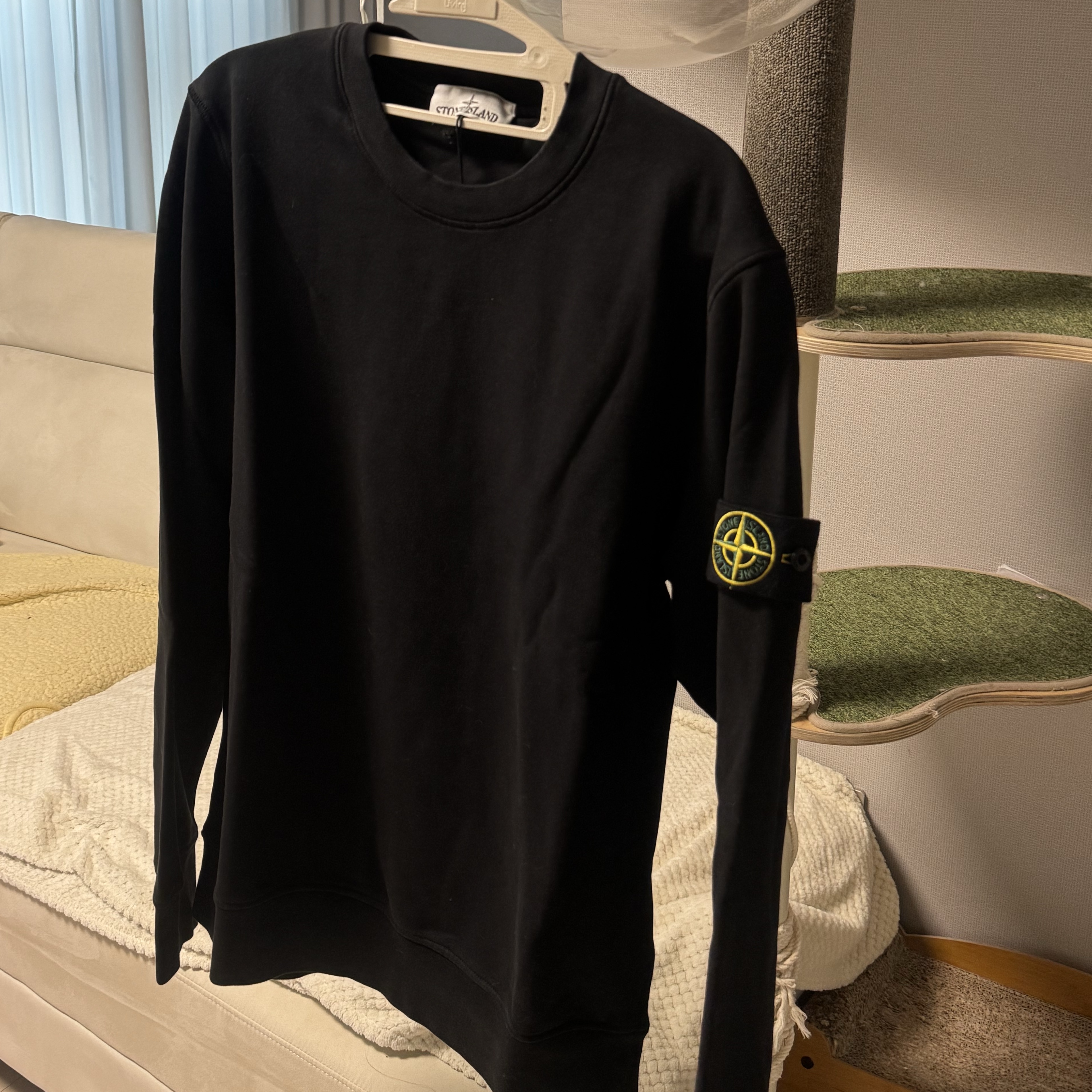 Stone Island 6100044 Organic Cotton Fleece Crewneck Sweatshirt with Ribbed Details Black - 25SS 착용 스타일