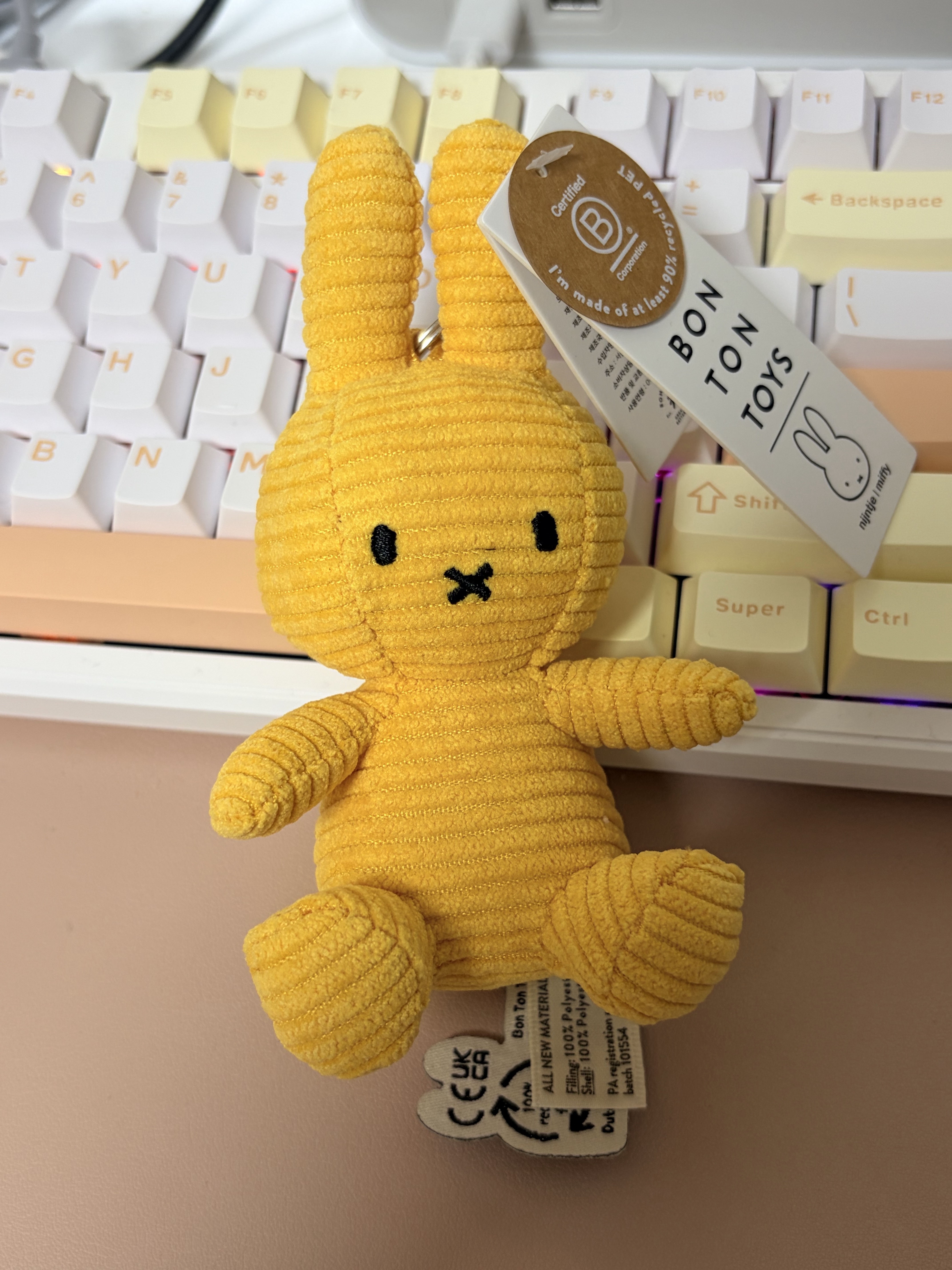 Miffy x Bon Ton Toys Keychain Corduroy Yellow 착용 스타일