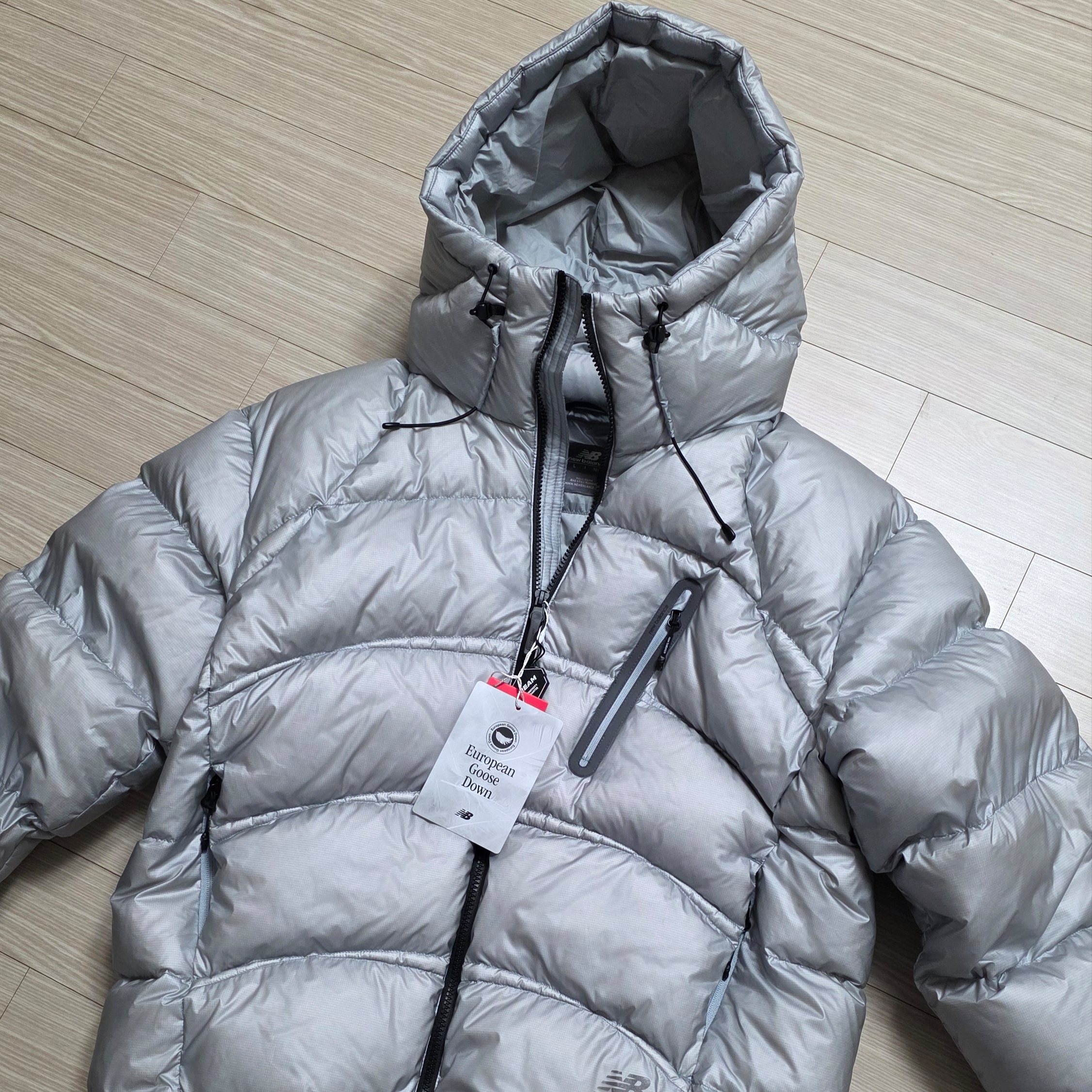 New Balance Flying 77 Superlight Hooded Heavy Goose Down Light gray 착용 스타일